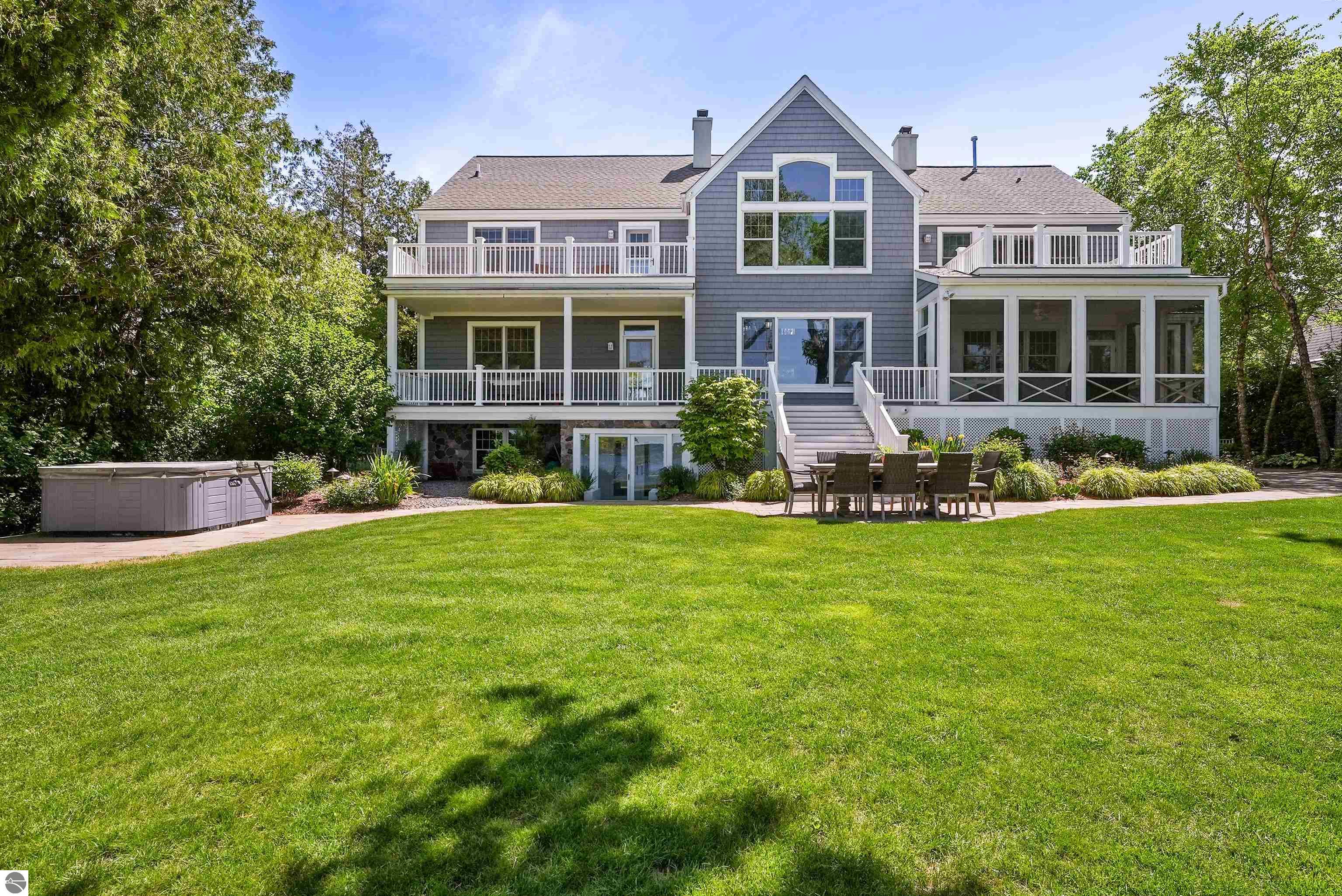 8030 S Lakeview