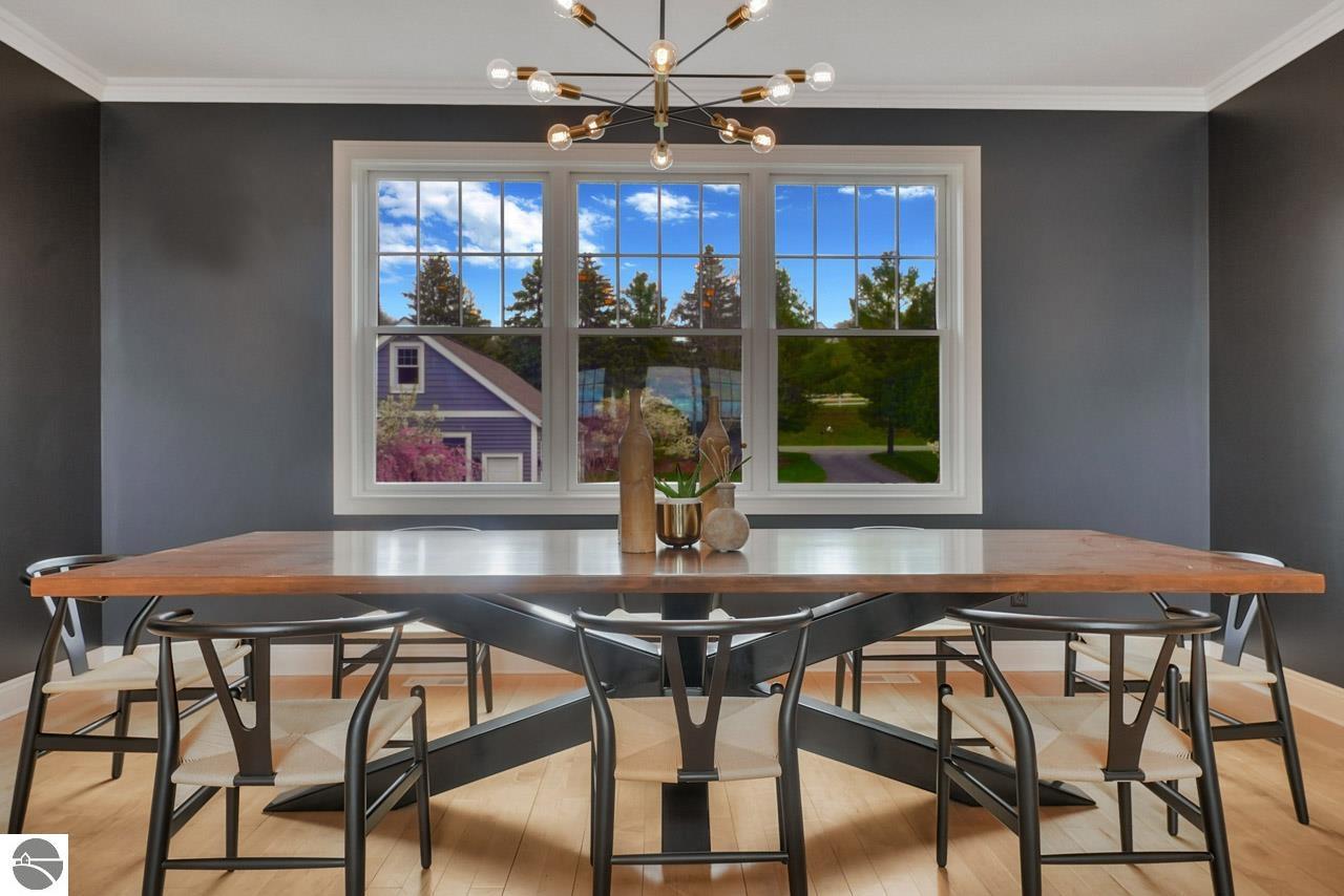 8030 S Lakeview