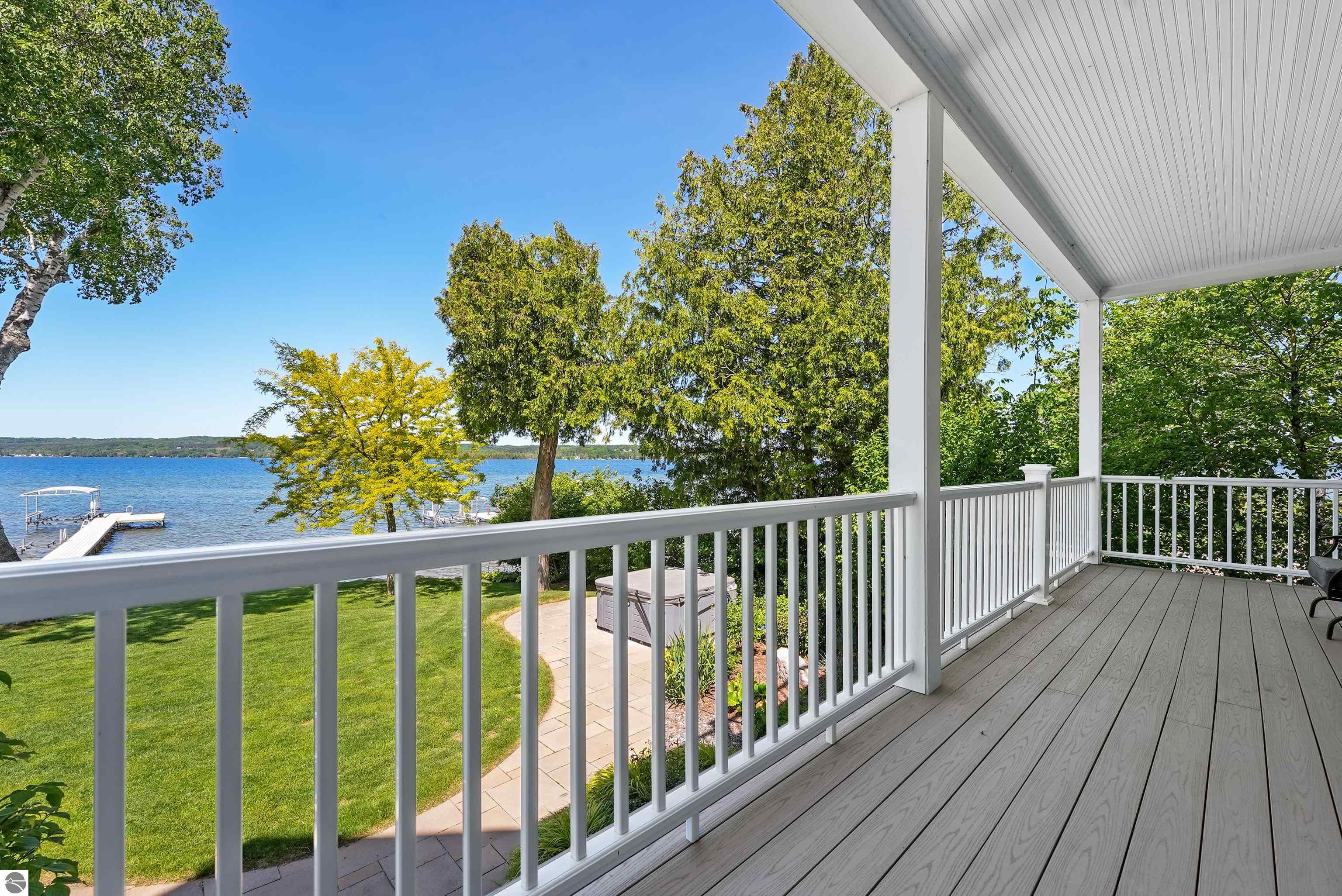 8030 S Lakeview
