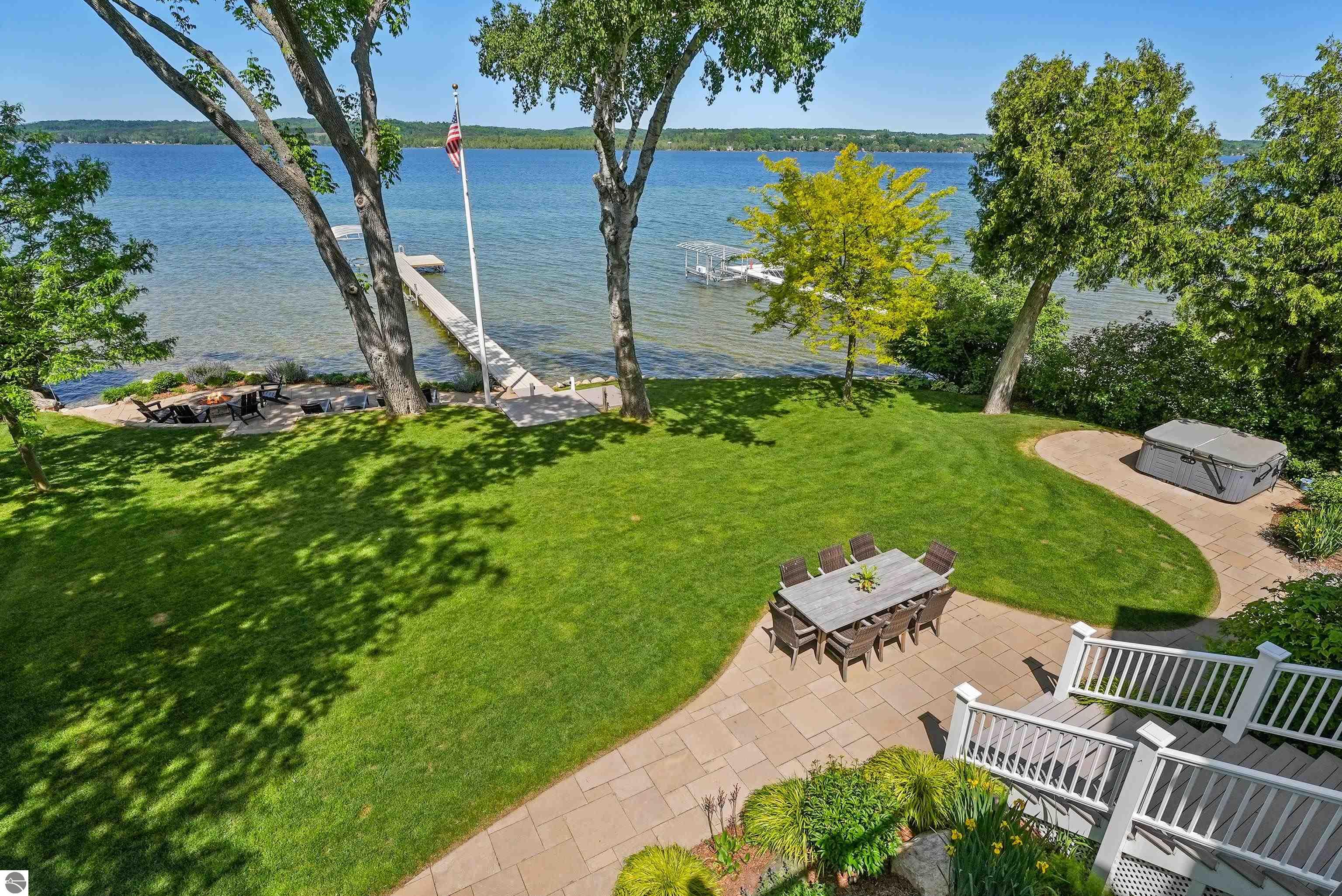 8030 S Lakeview