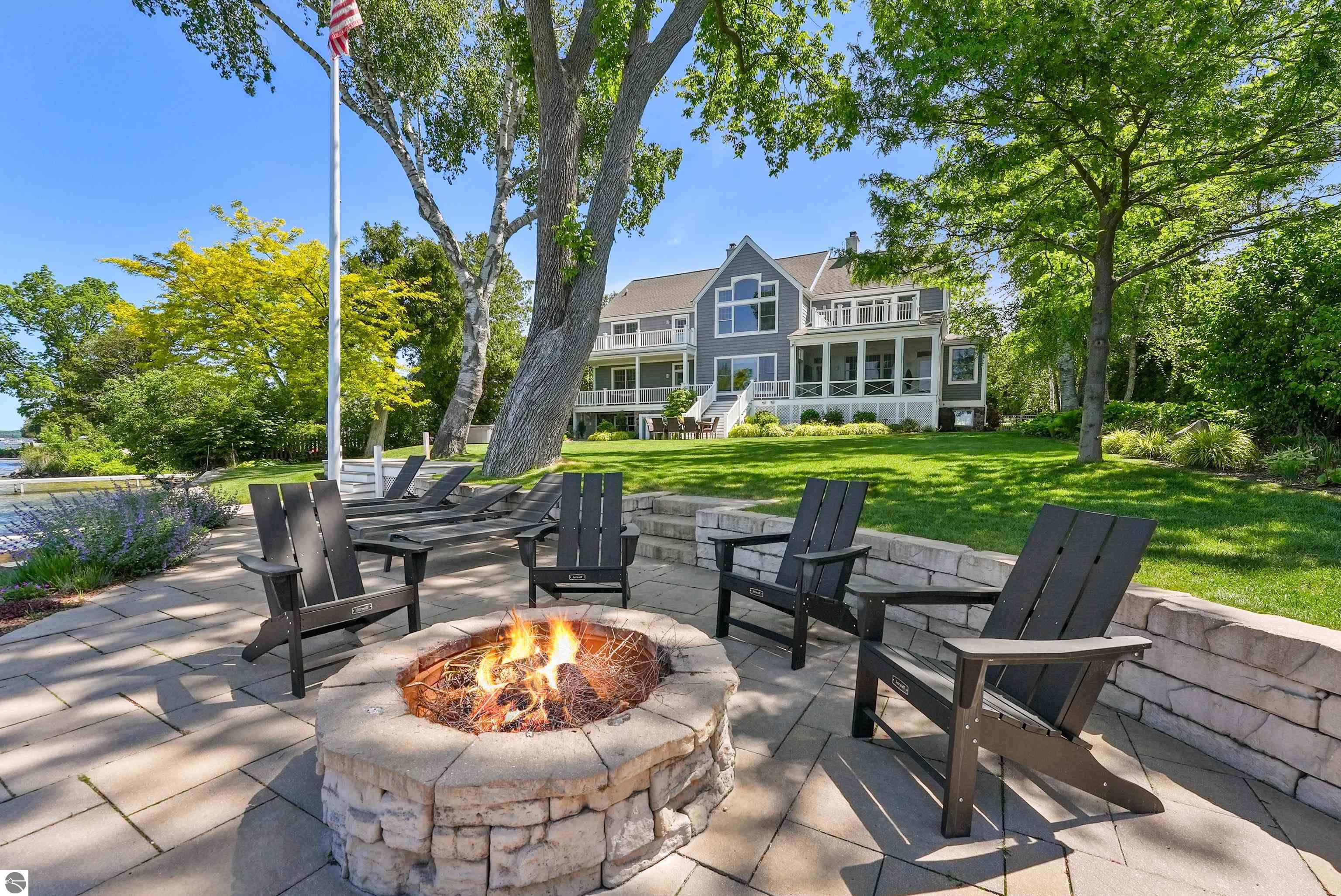8030 S Lakeview