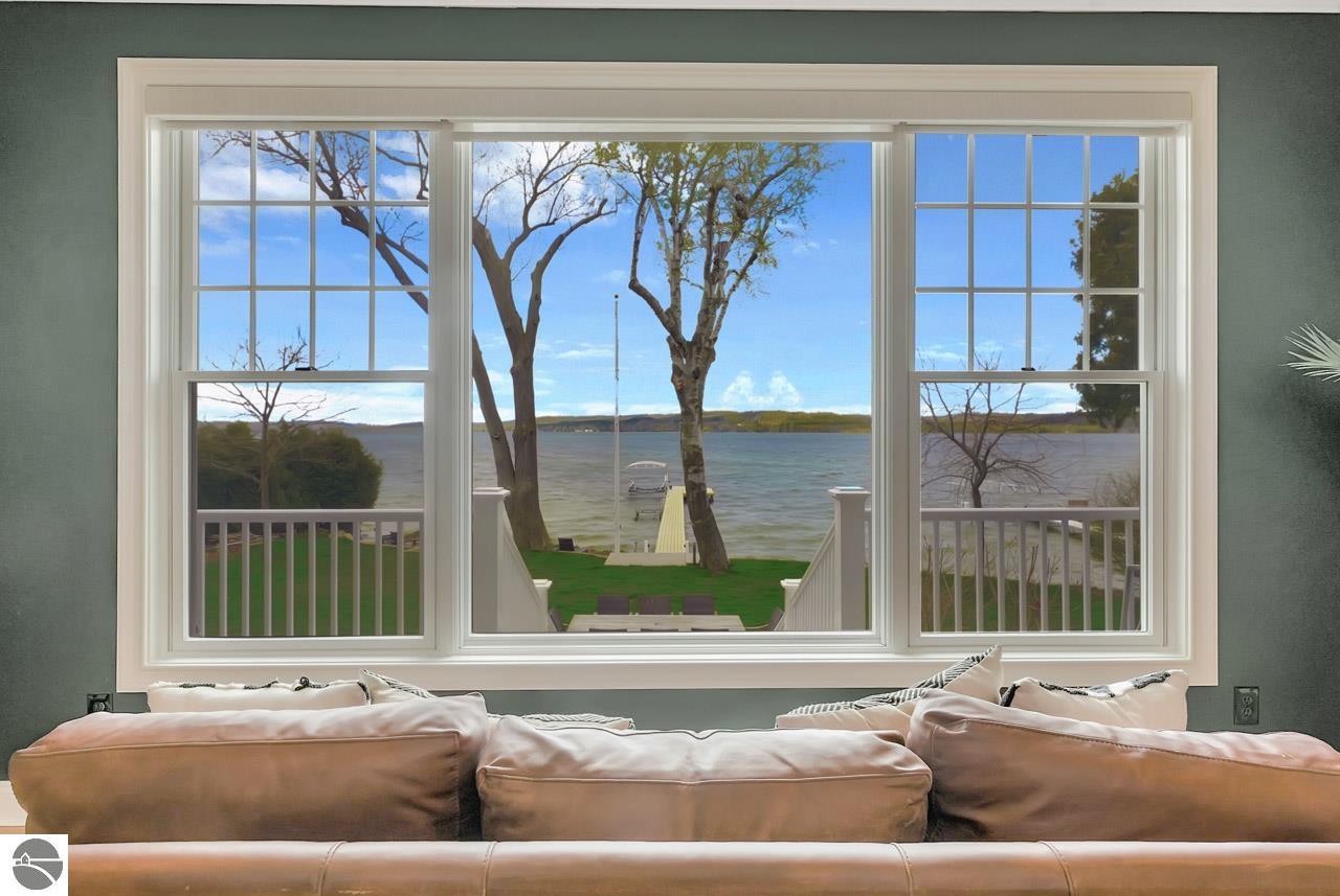 8030 S Lakeview