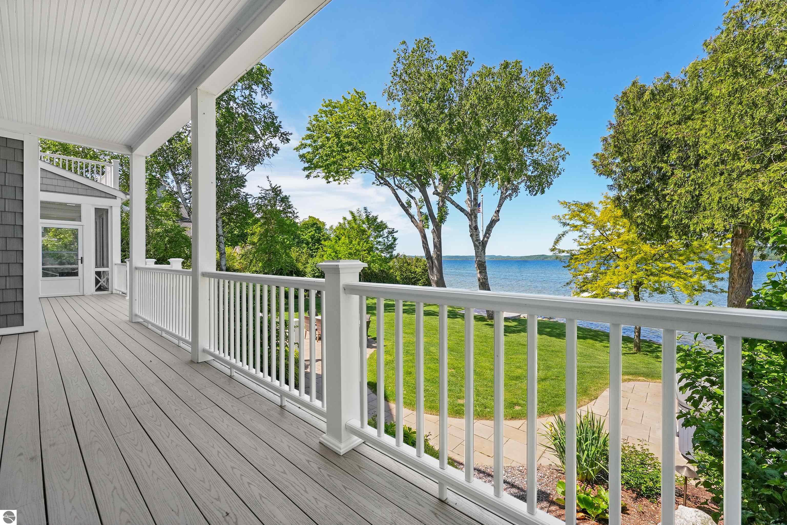 8030 S Lakeview