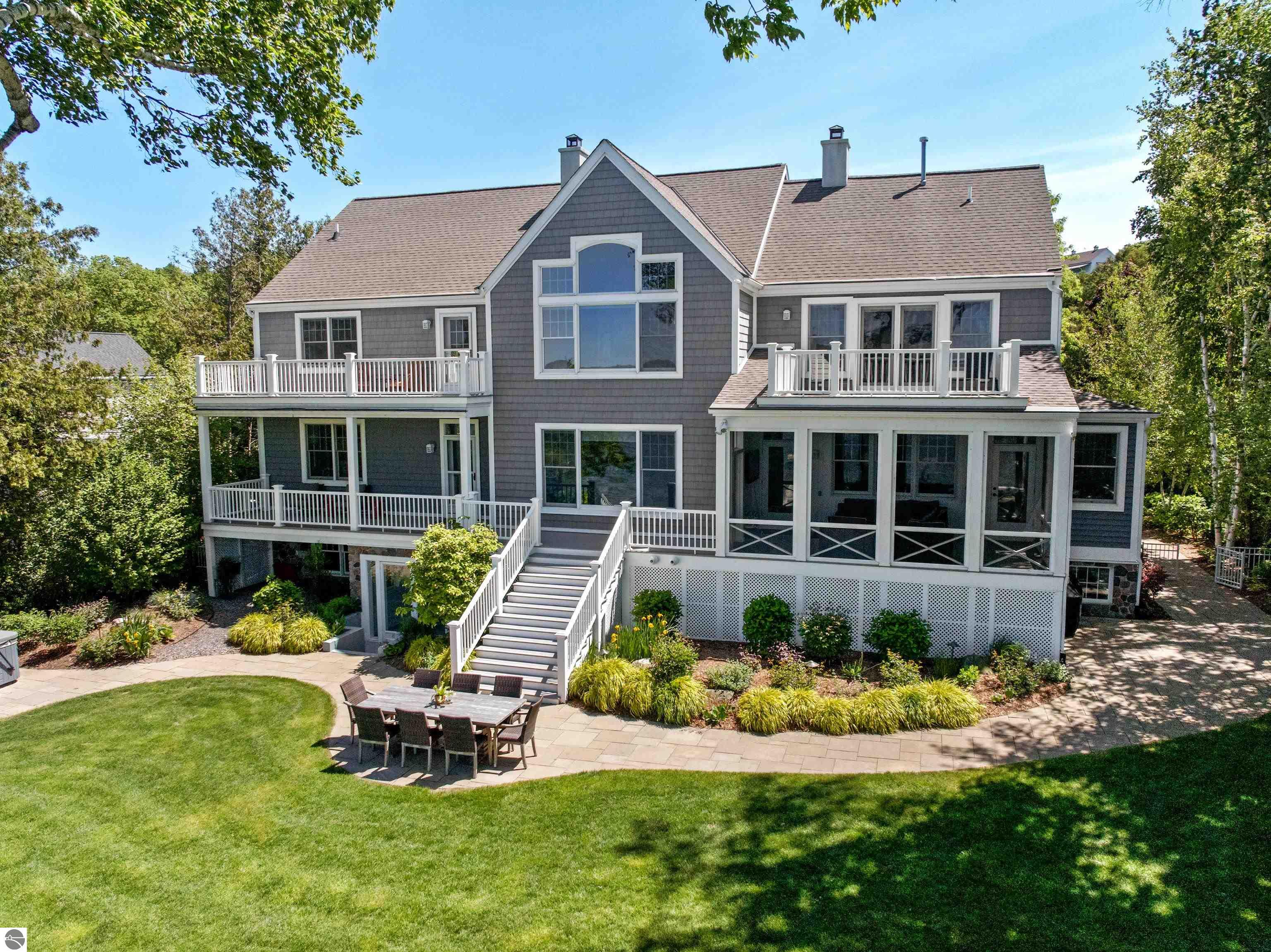 8030 S Lakeview