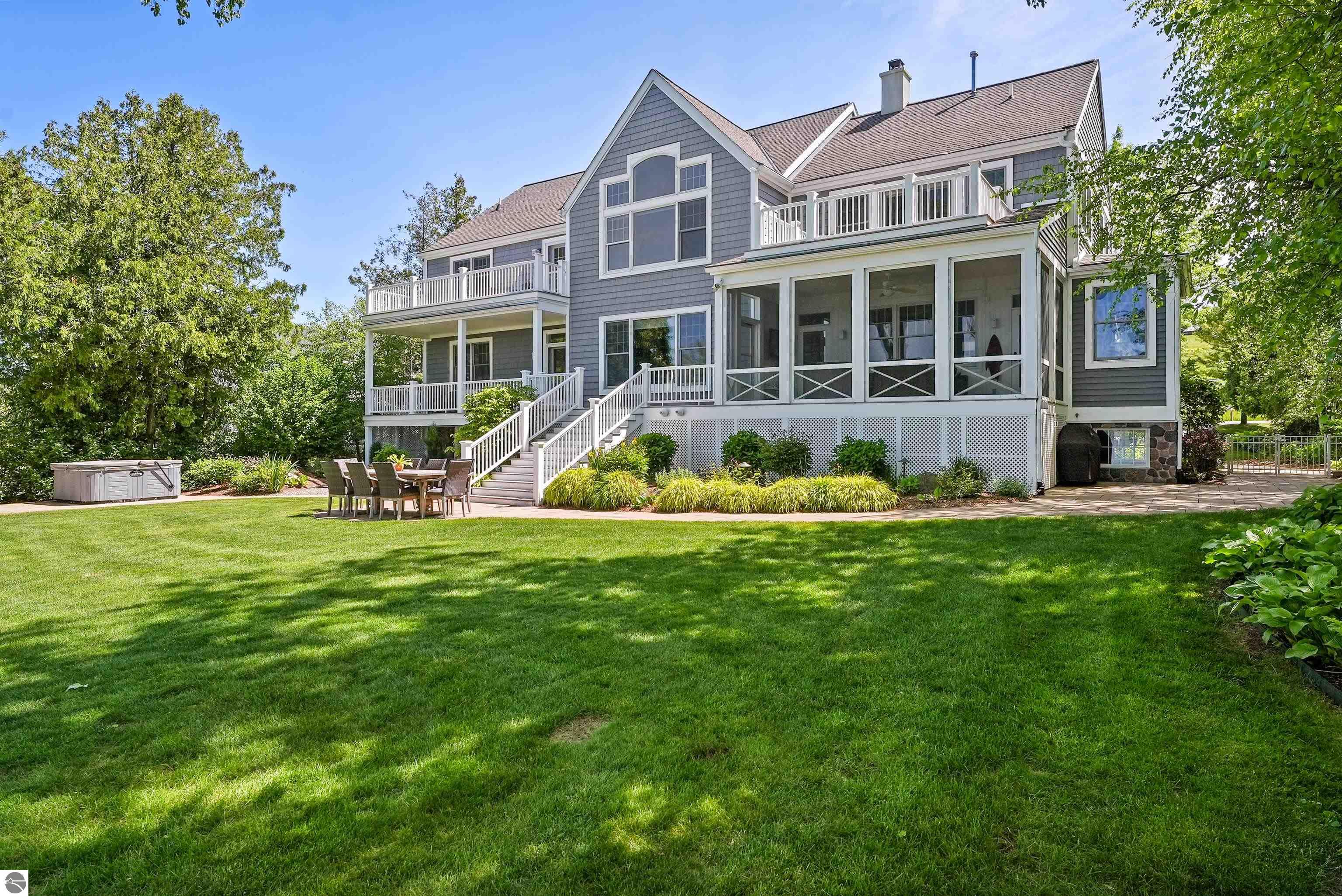 8030 S Lakeview