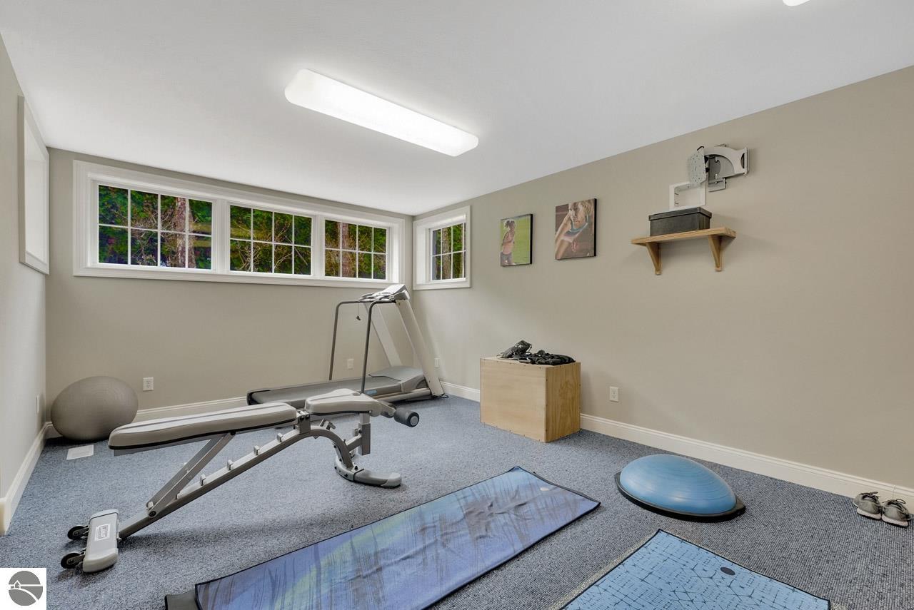 8030 S Lakeview