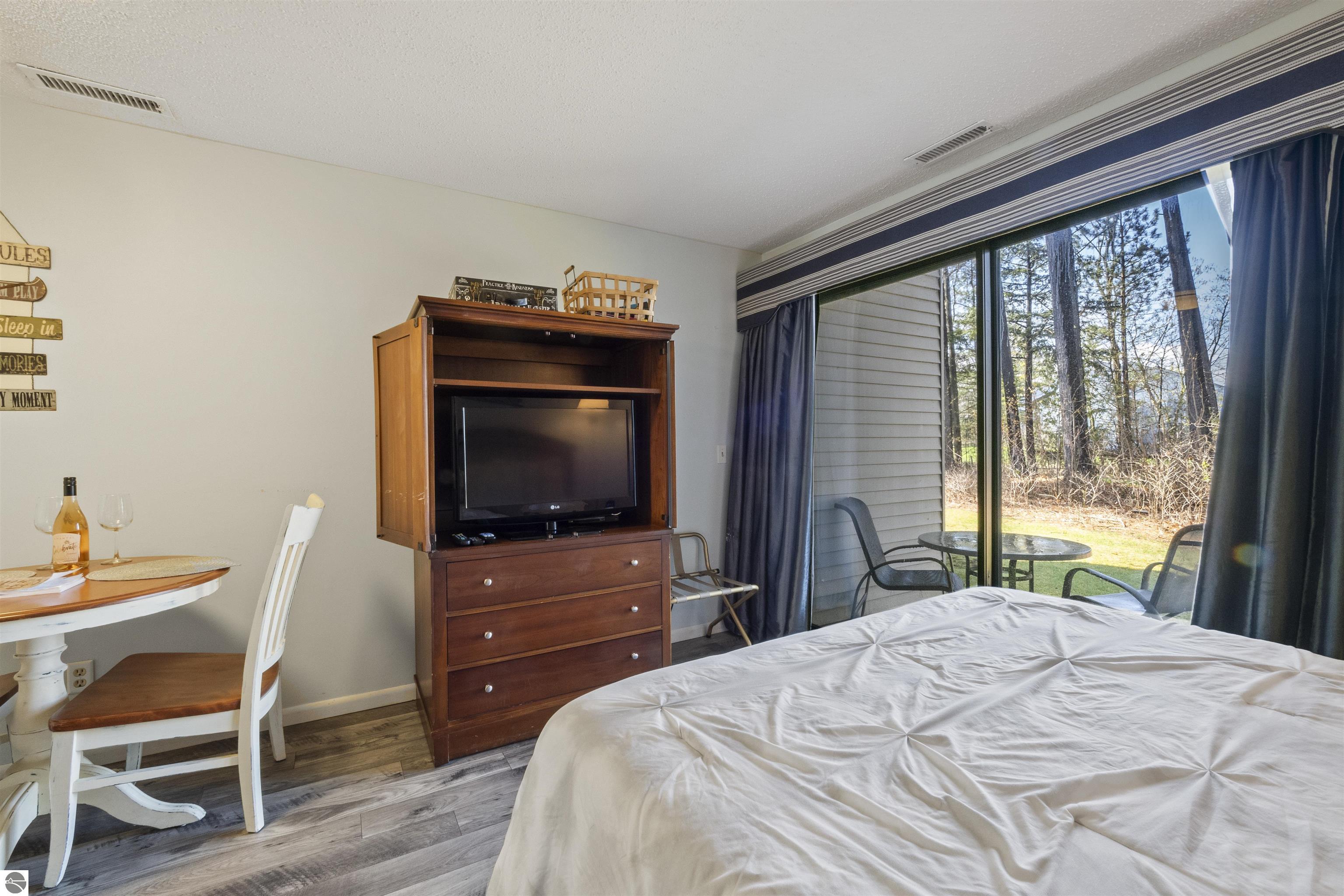 5680 Creeks Crossing # 111