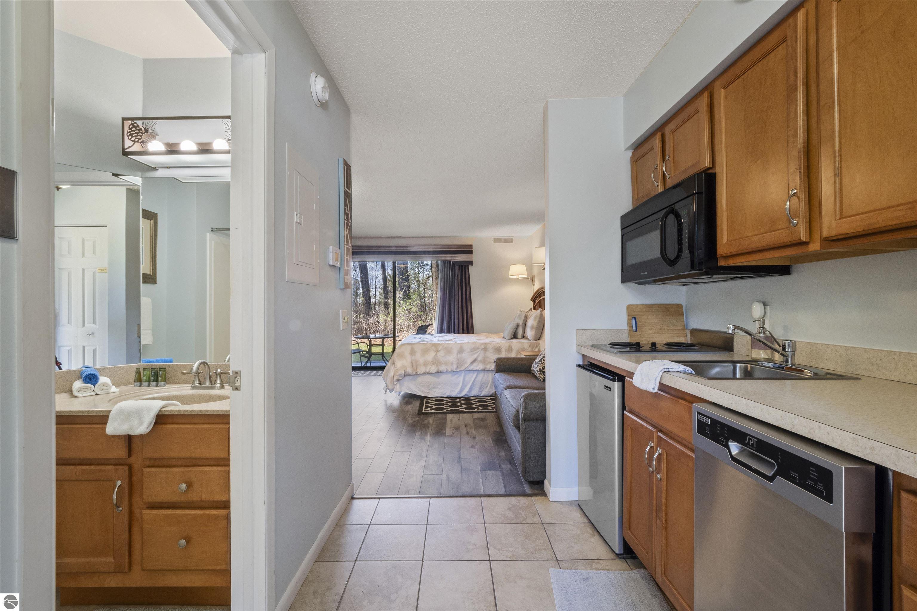 5680 Creeks Crossing # 111