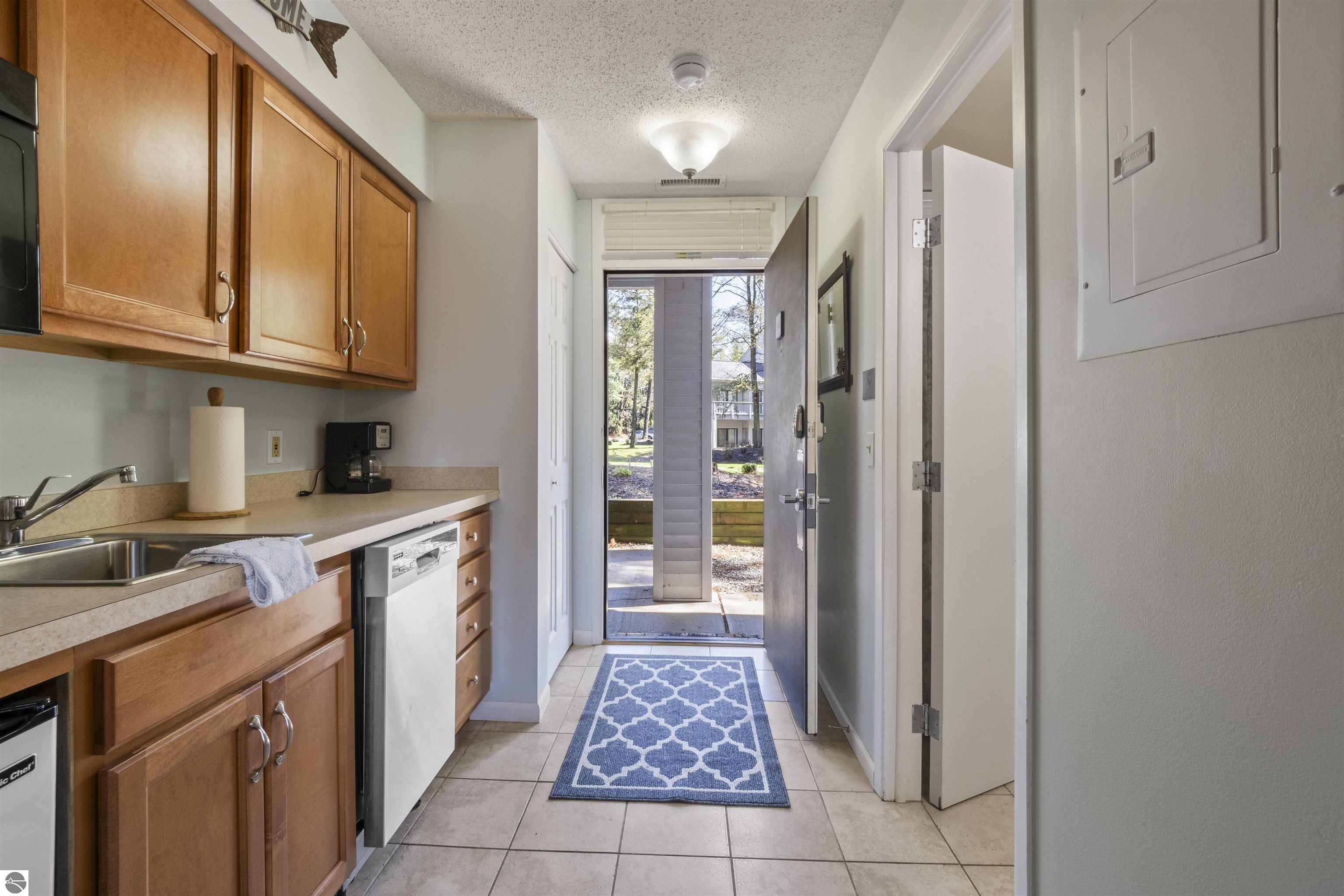 5680 Creeks Crossing # 111
