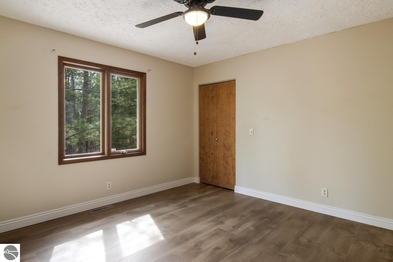 1039 W Long Lake Road