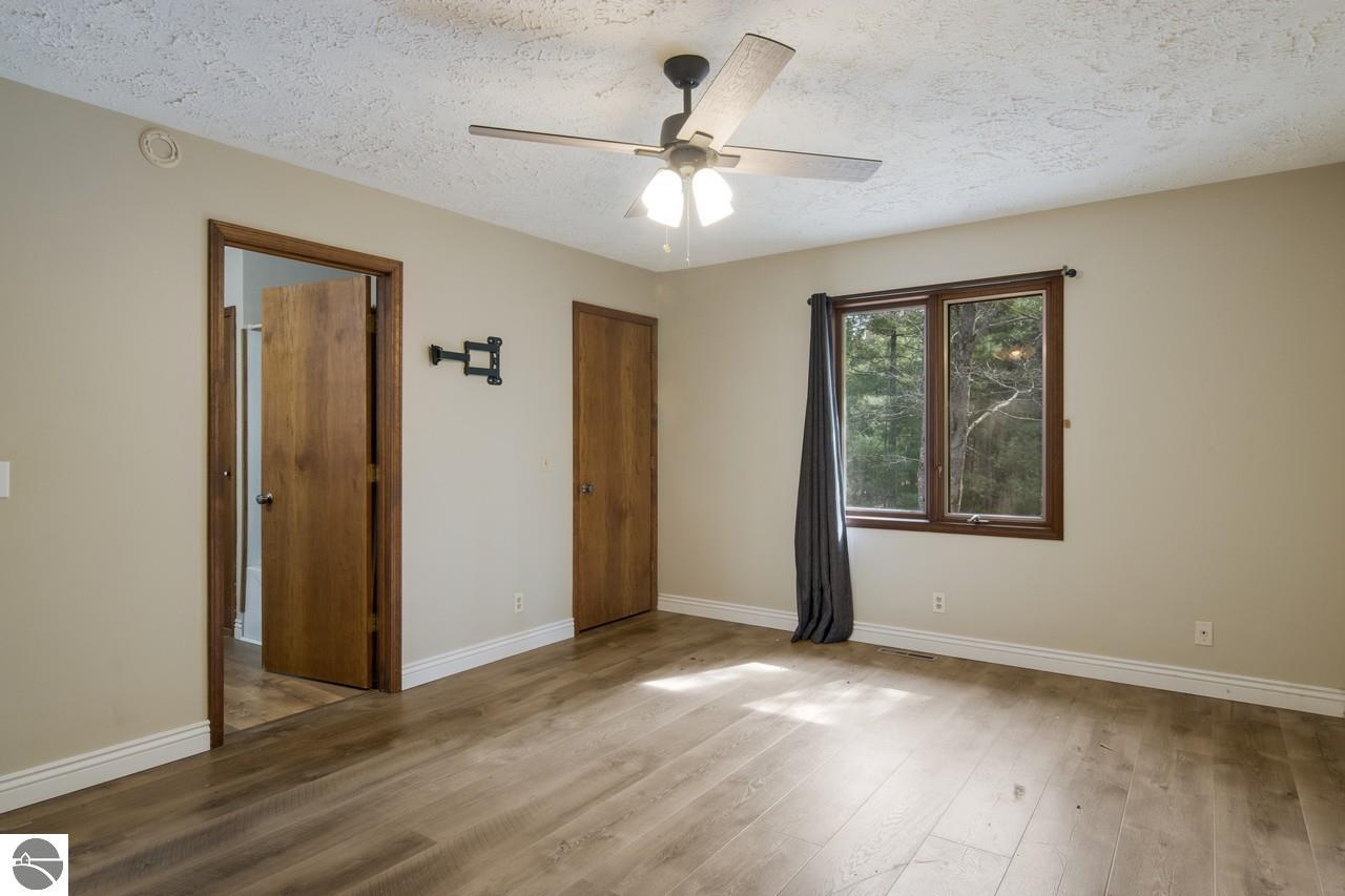 1039 W Long Lake Road