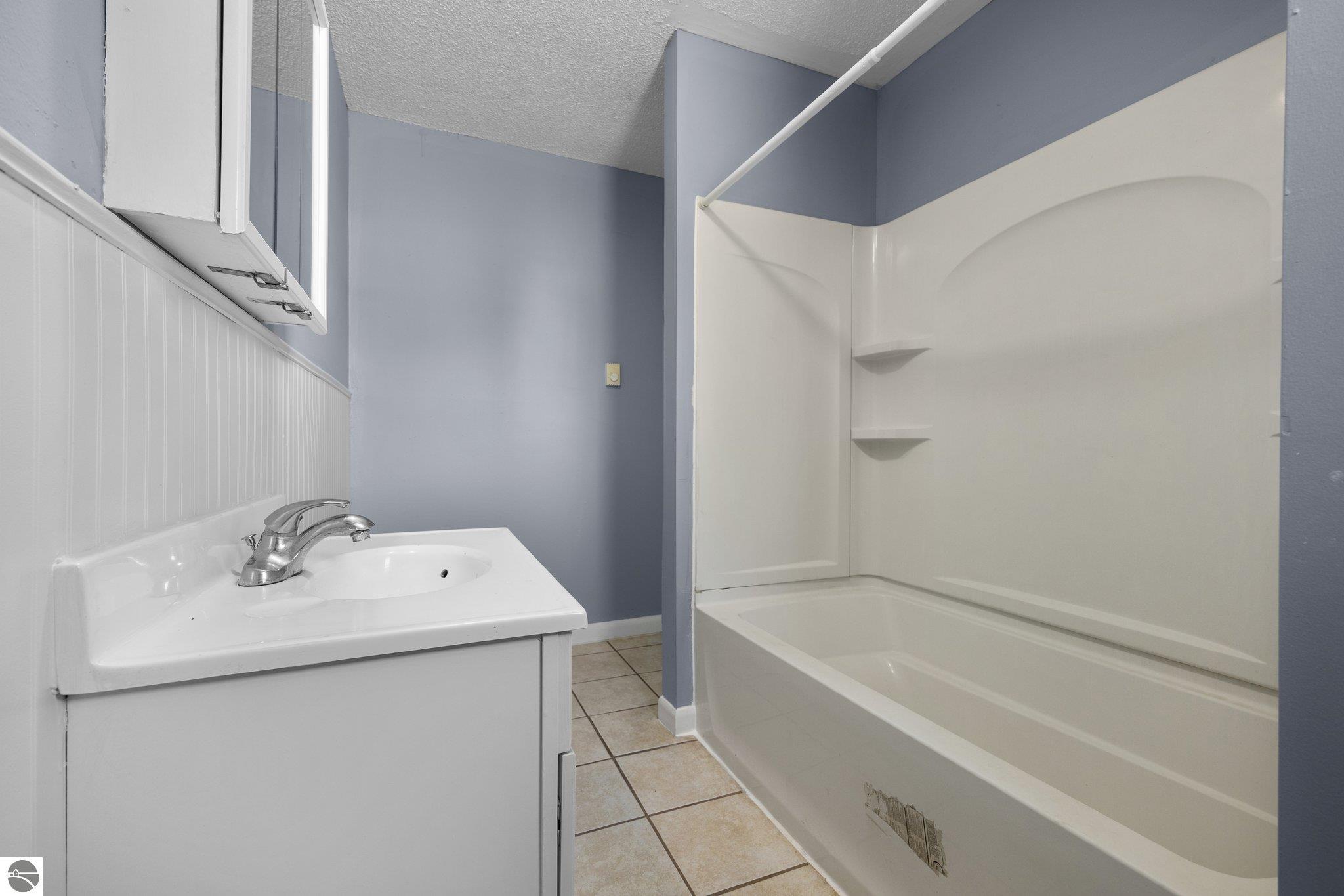 8528 Valley Road, Nw