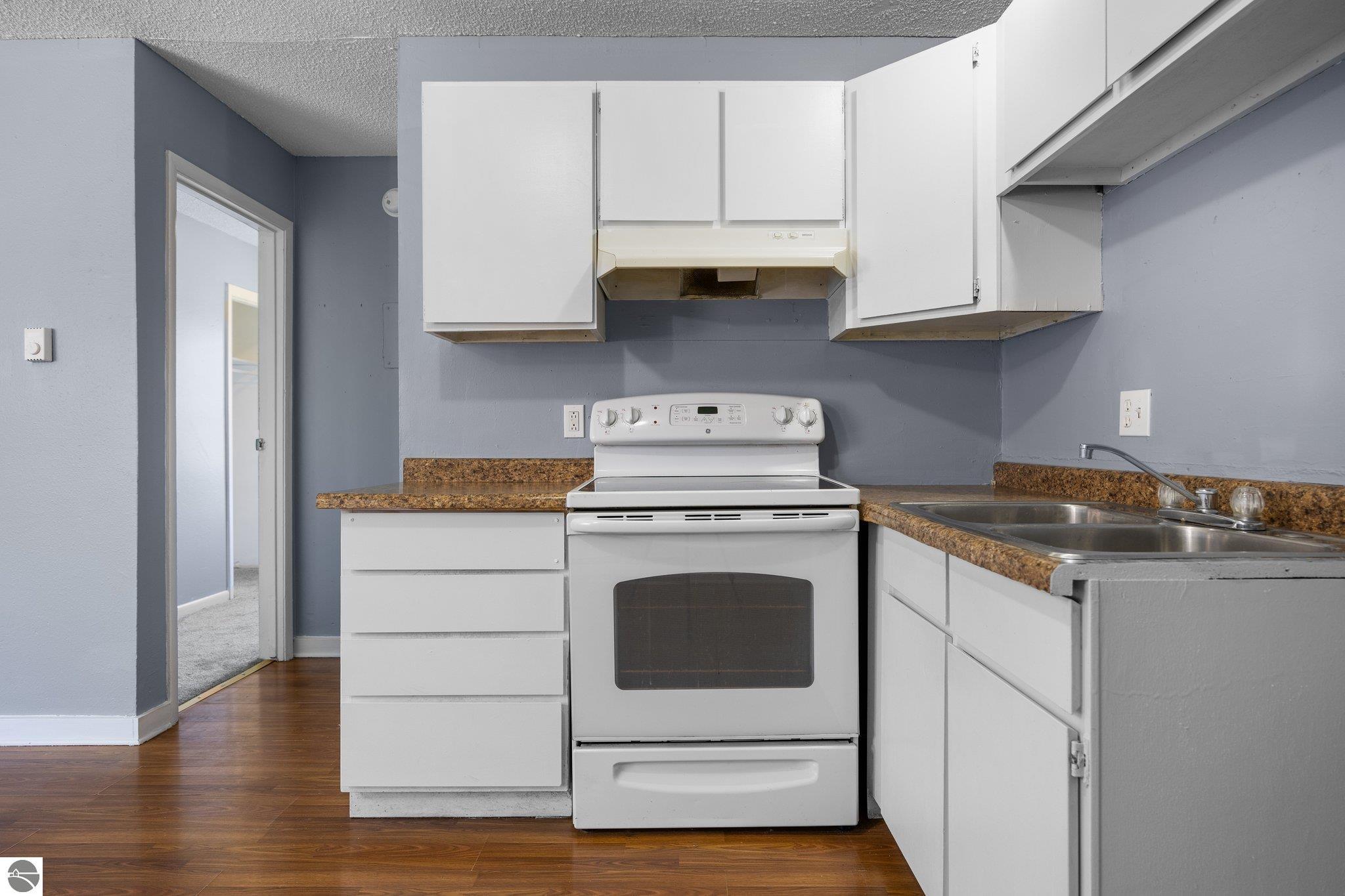8528 Valley Road, Nw