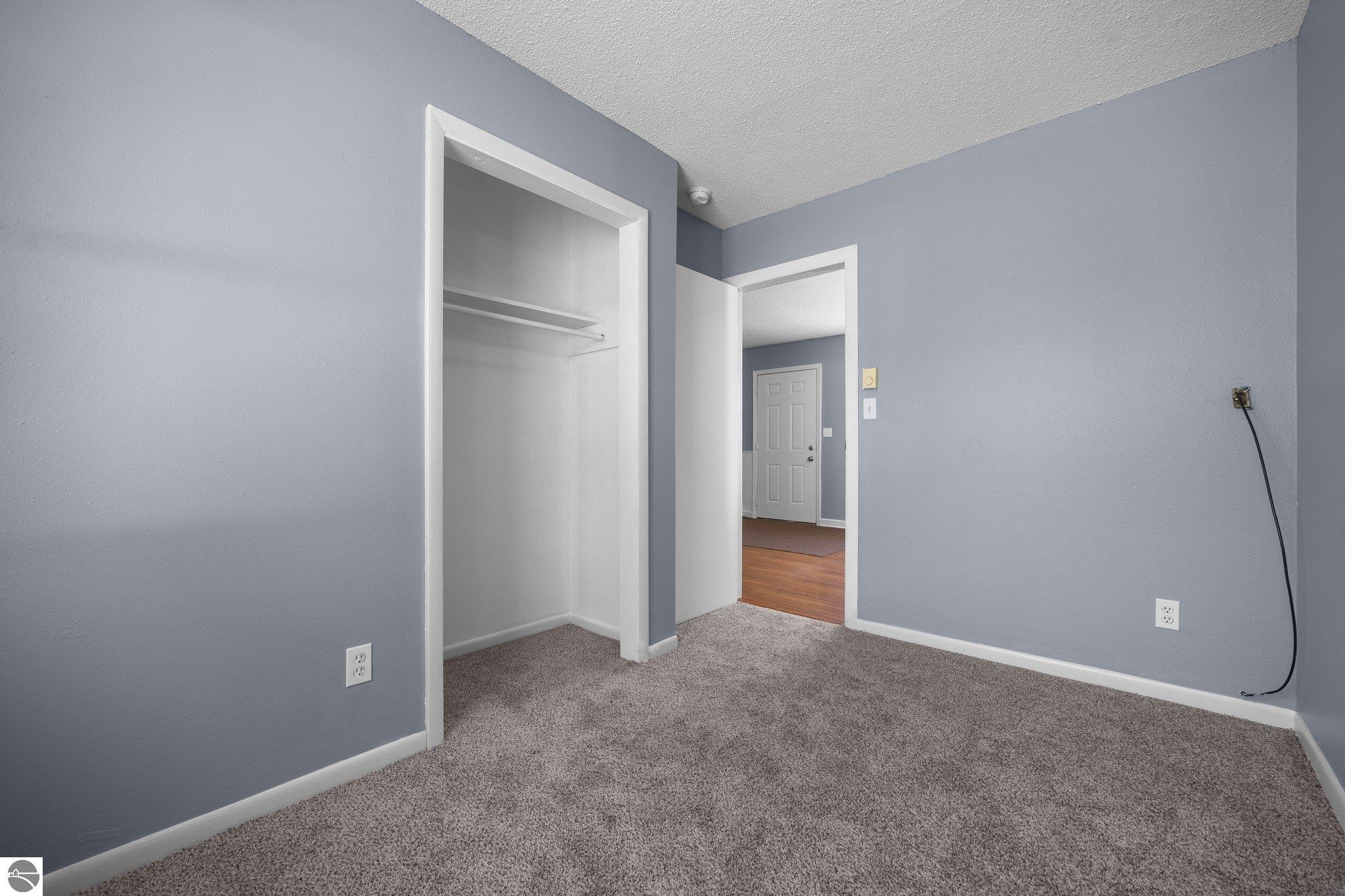 8528 Valley Road, Nw