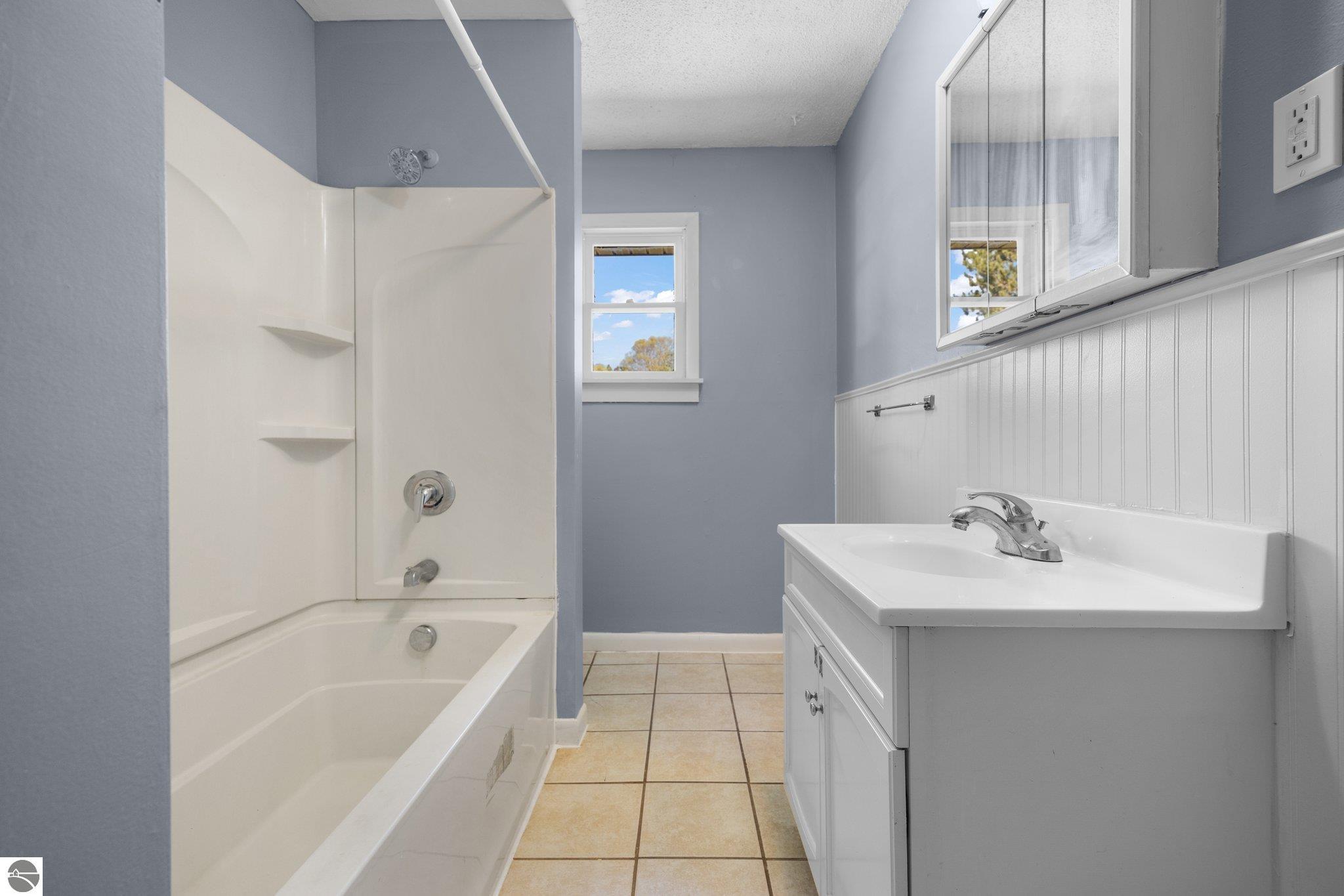 8528 Valley Road, Nw