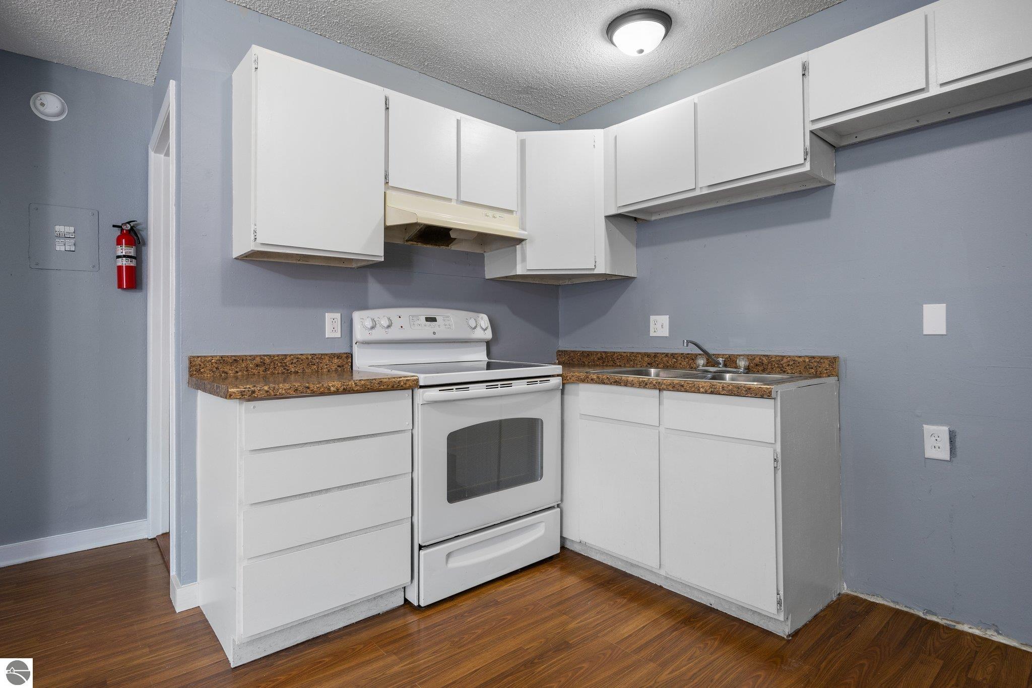 8528 Valley Road, Nw