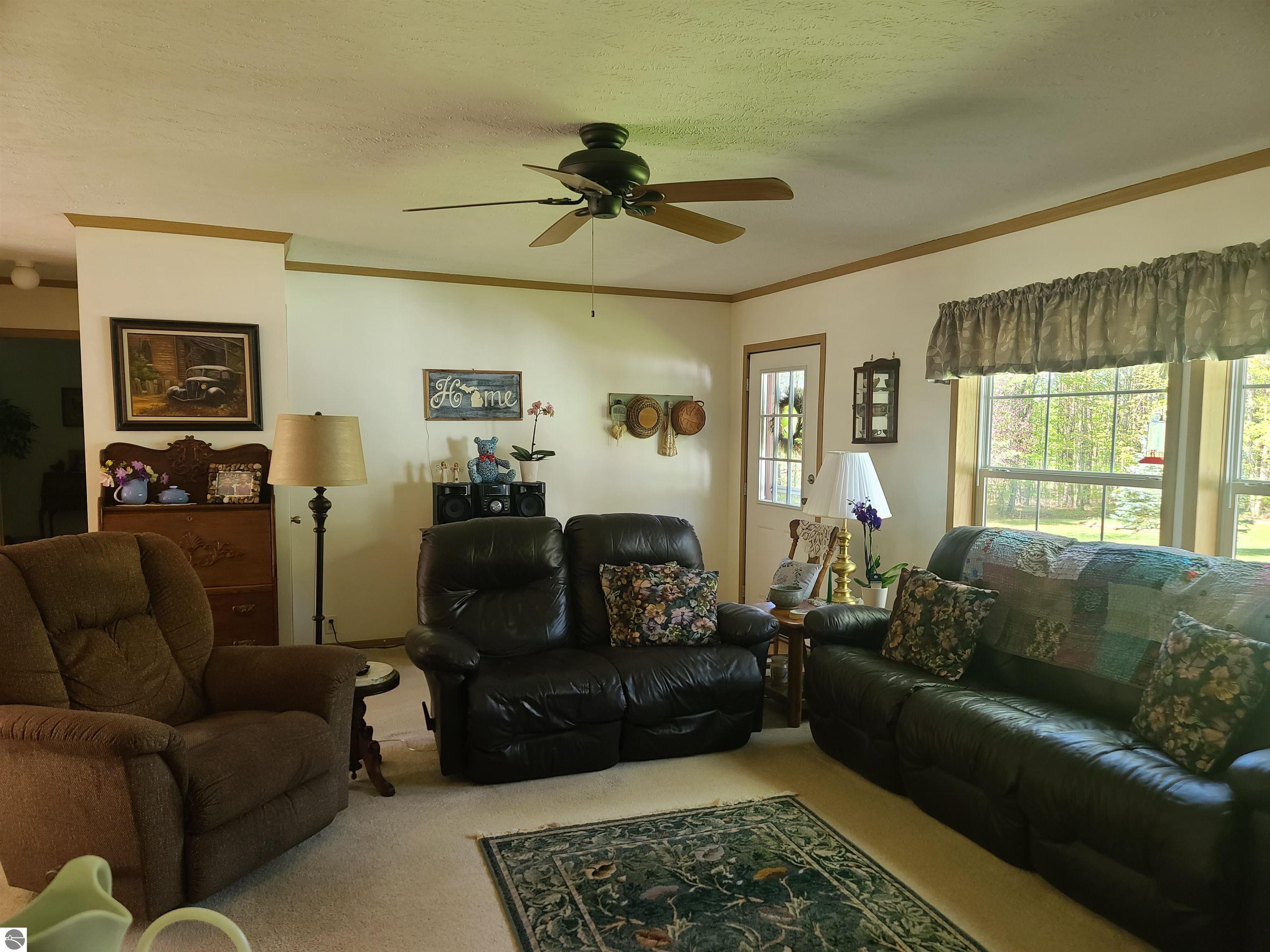 4157 N Sharon Road, SE