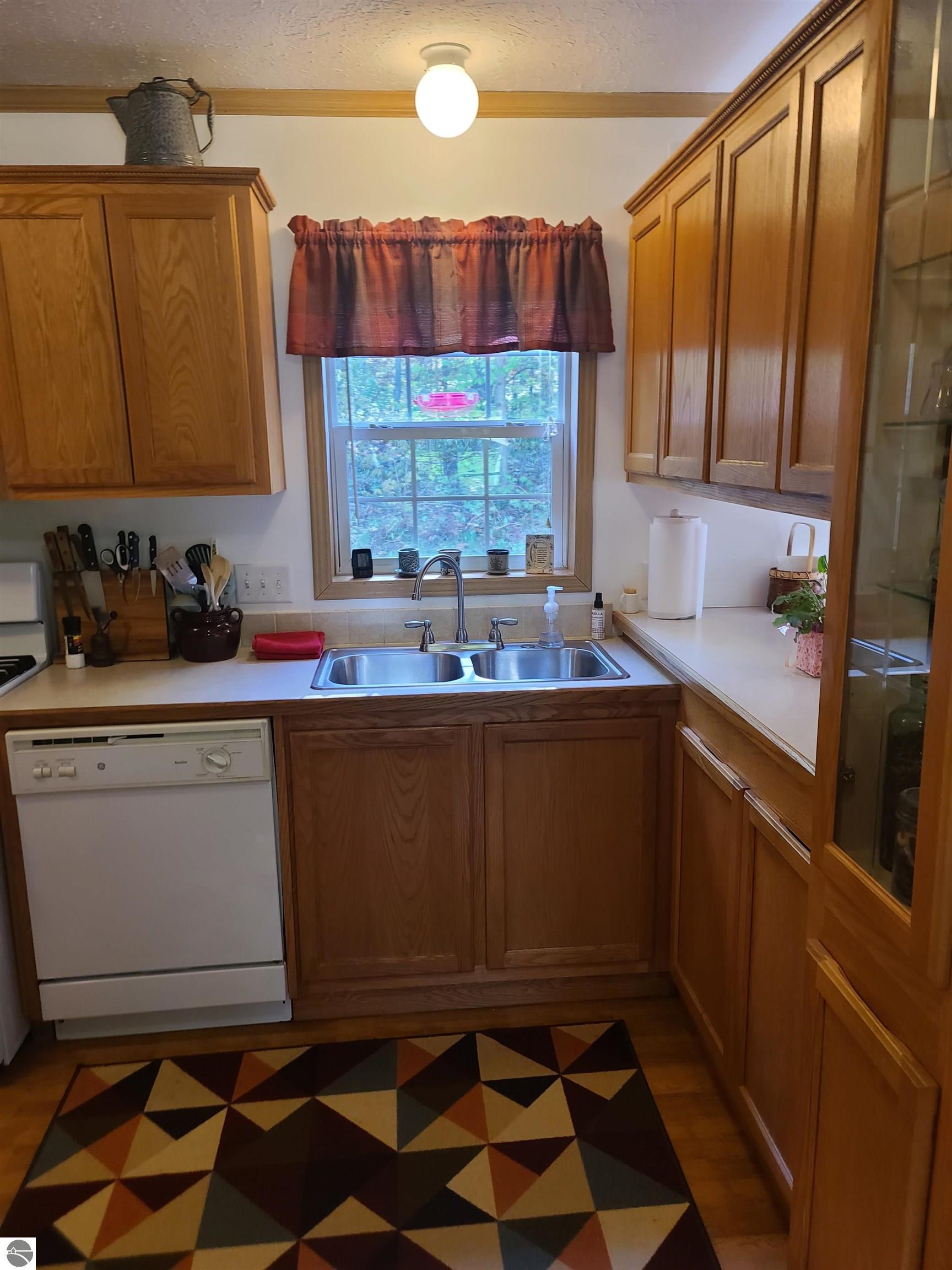 4157 N Sharon Road, SE