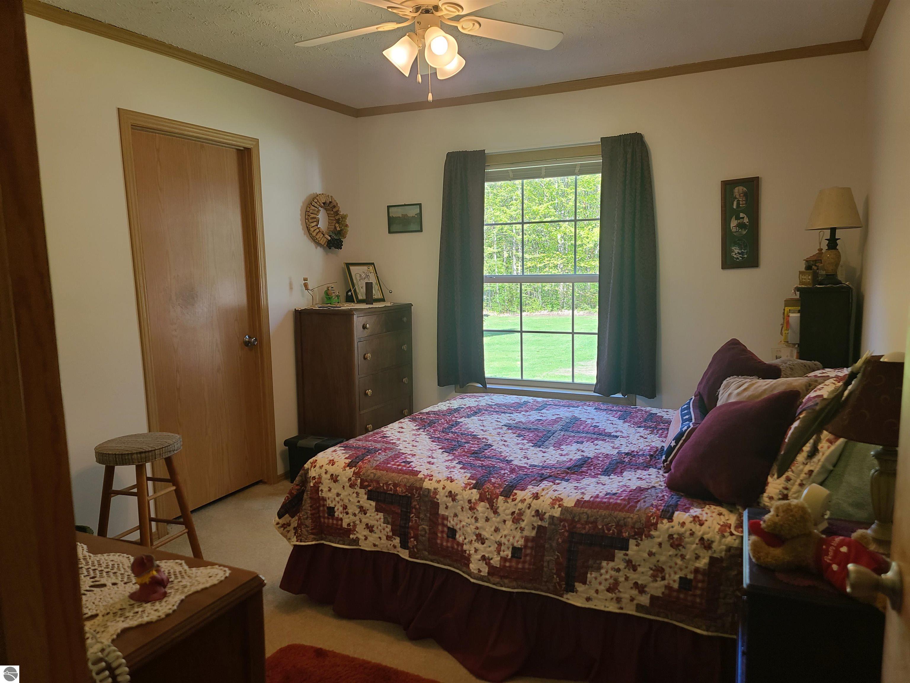 4157 N Sharon Road, SE