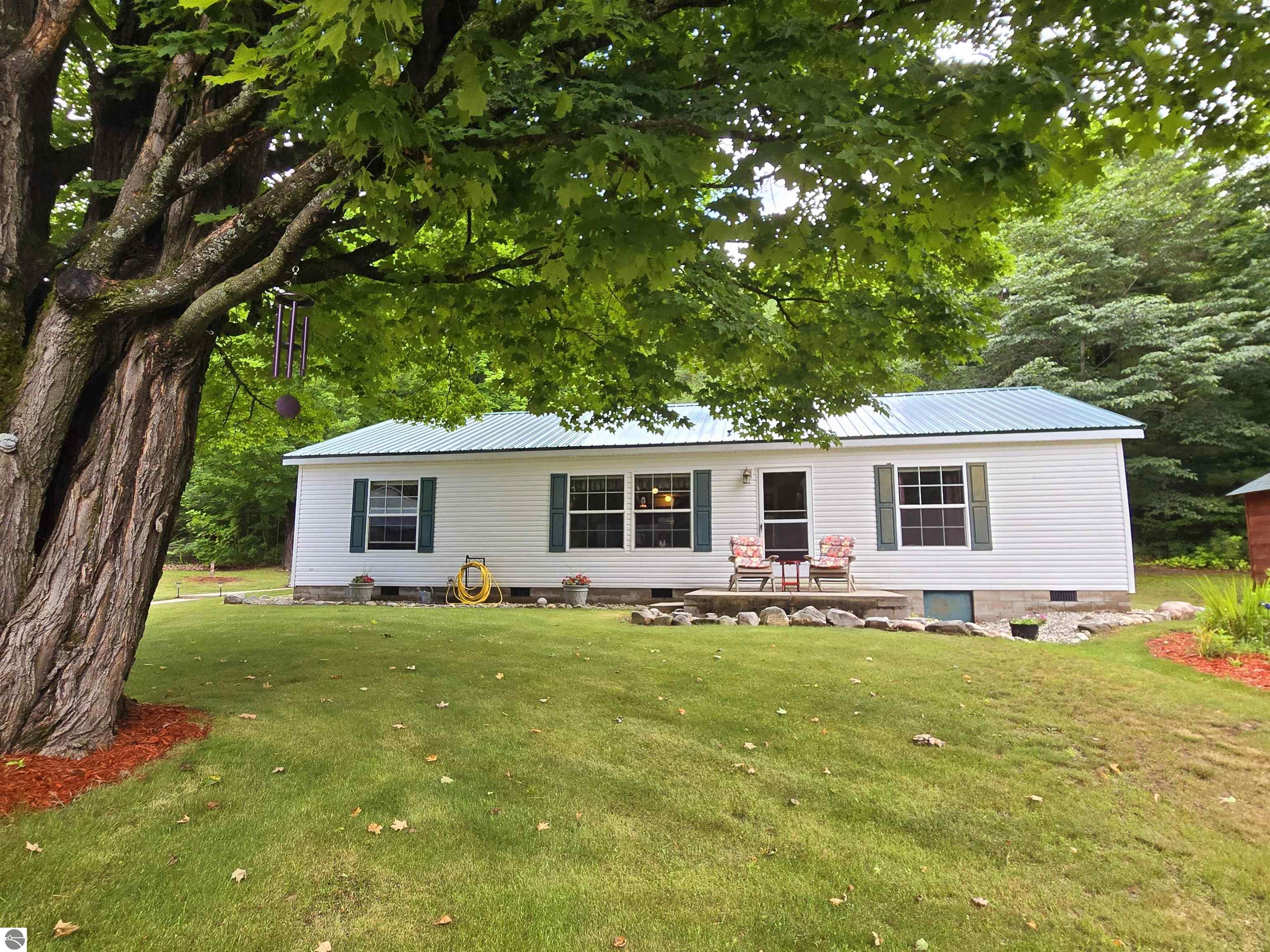 4157 N Sharon Road, SE