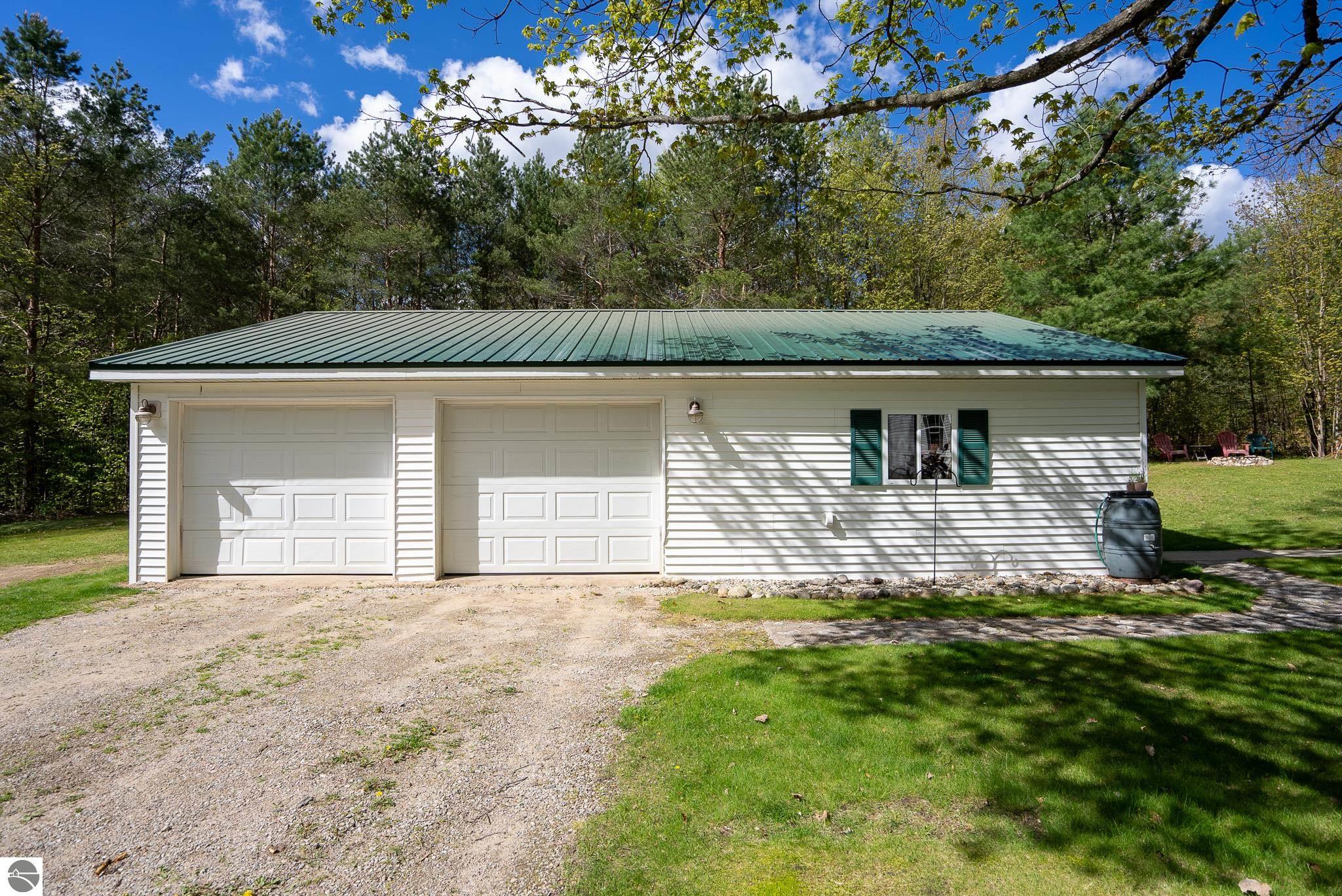 4157 N Sharon Road, SE
