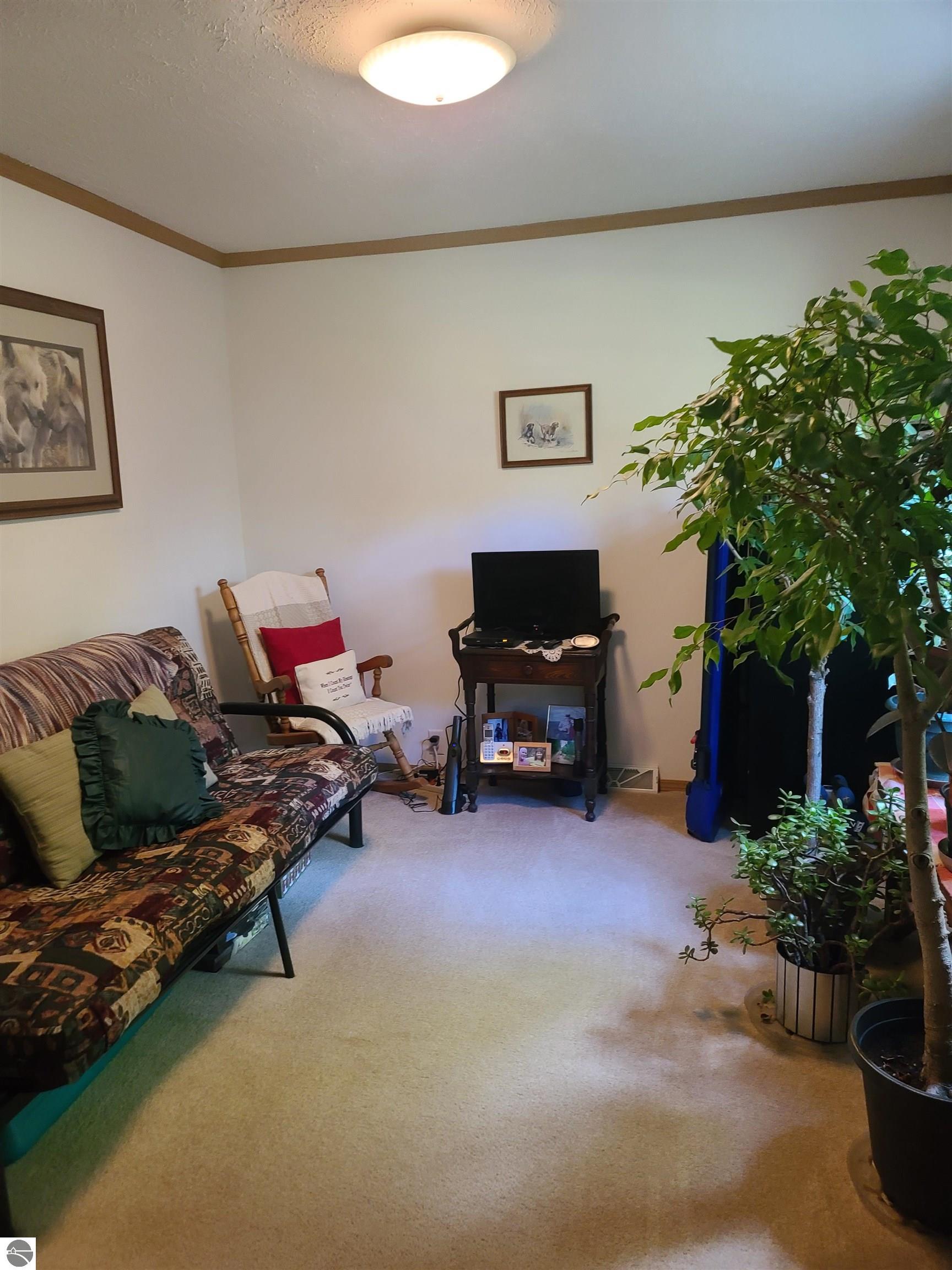 4157 N Sharon Road, SE