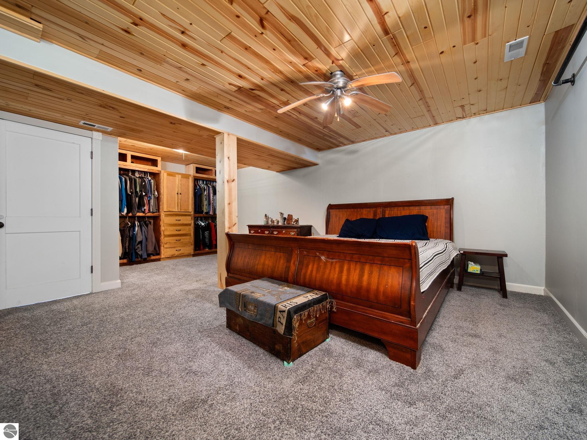 5225 Gauthier Lane