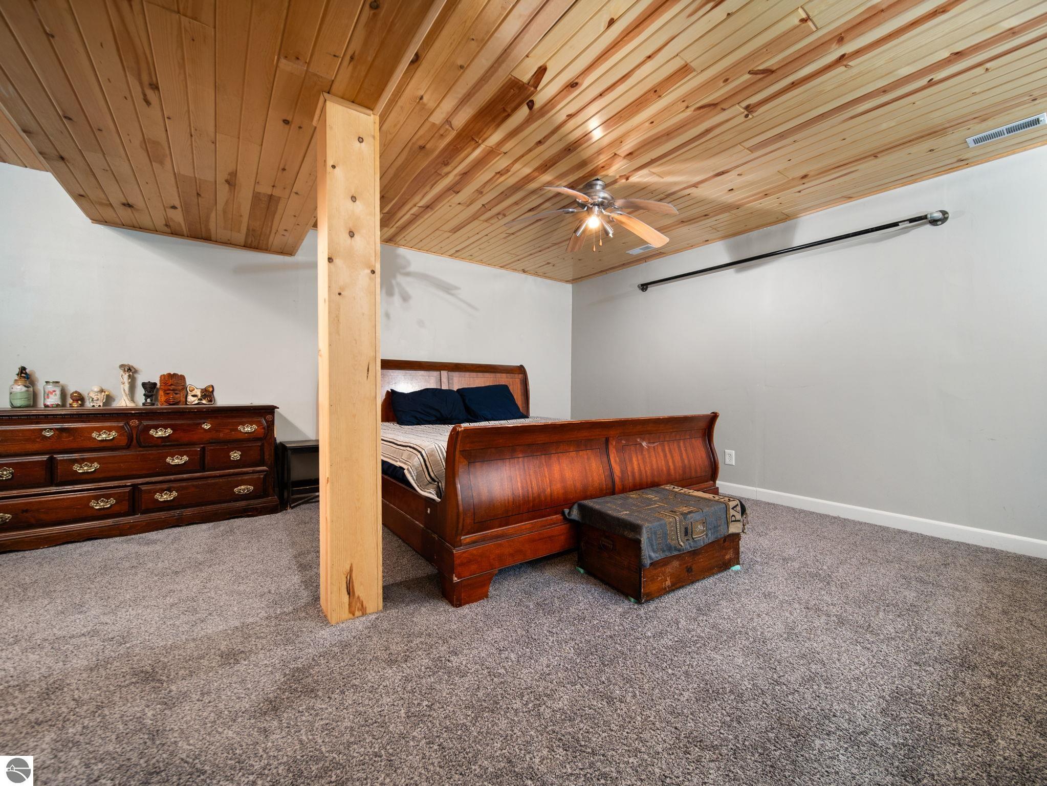5225 Gauthier Lane