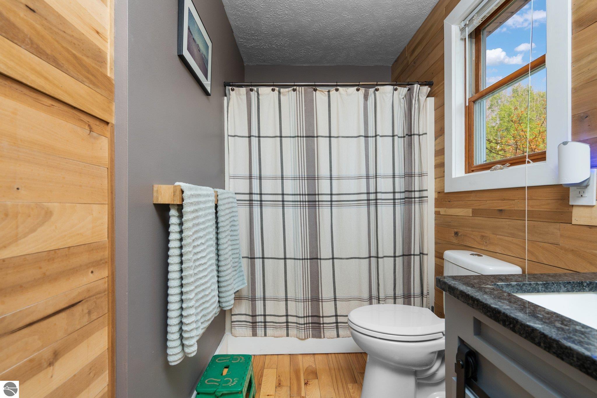 5225 Gauthier Lane