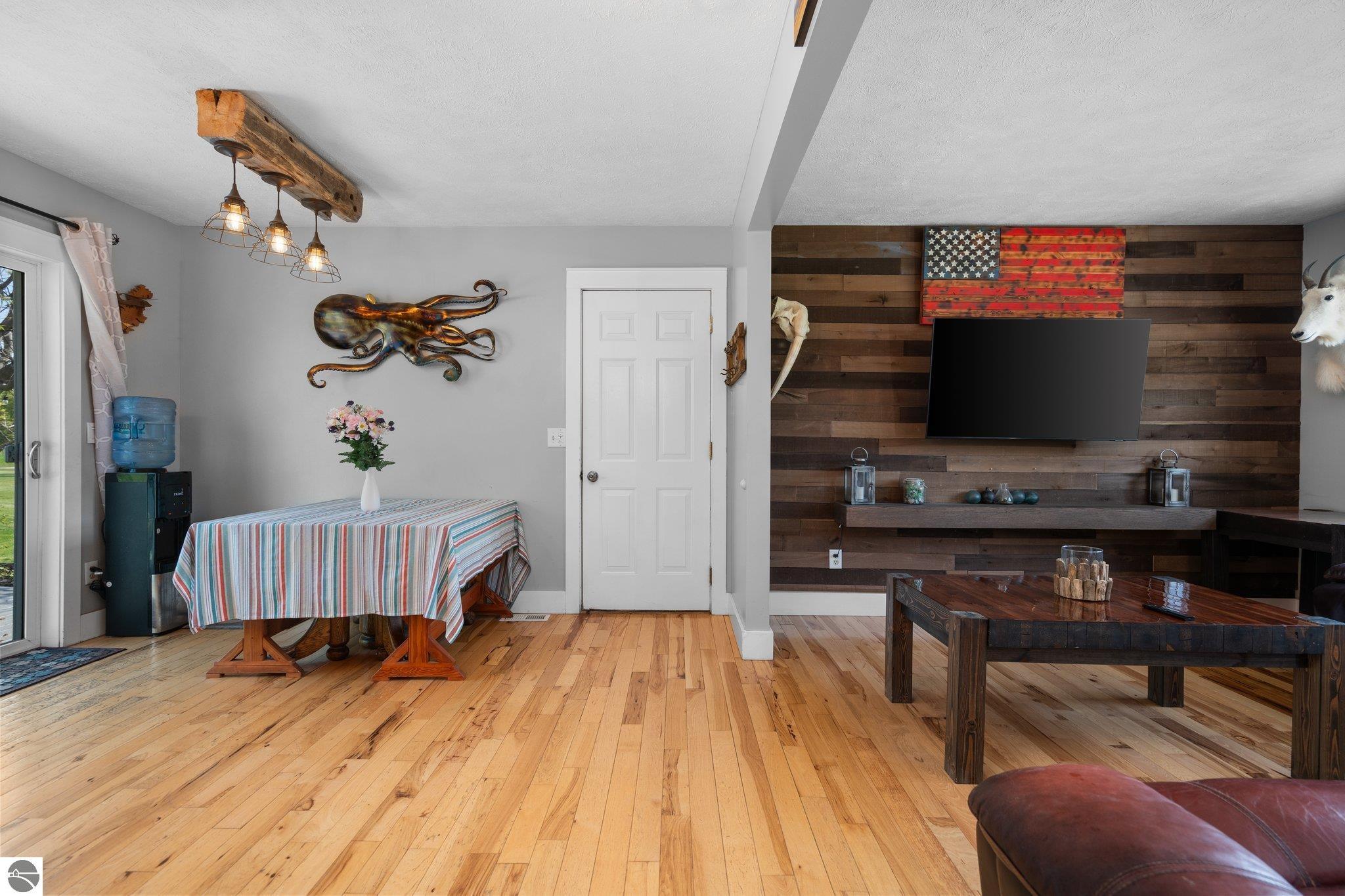 5225 Gauthier Lane