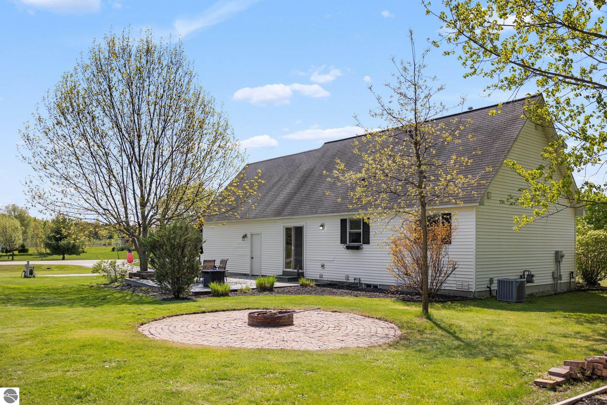 5225 Gauthier Lane