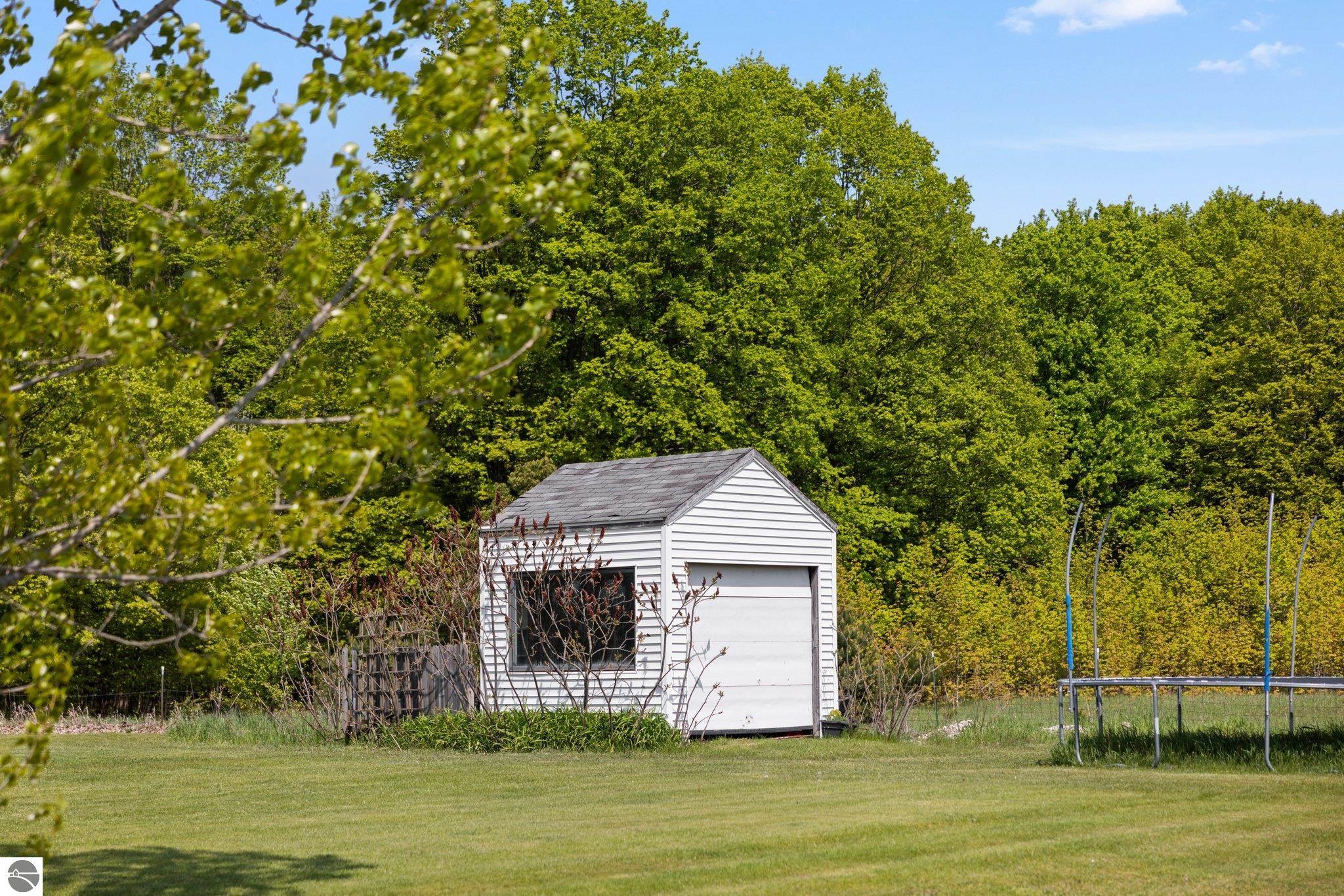 5225 Gauthier Lane