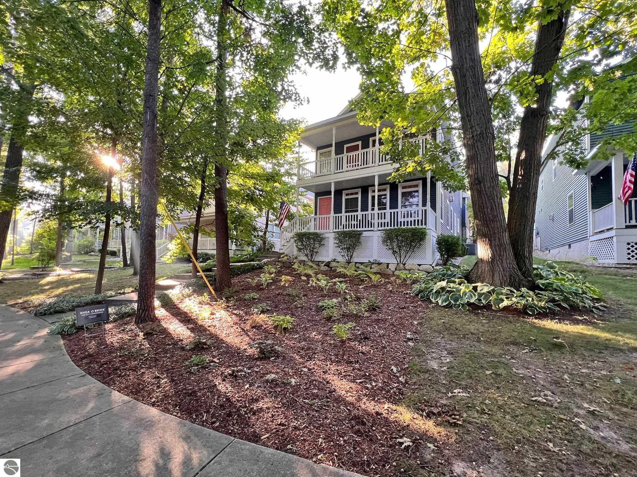 118 E Seventeenth Street