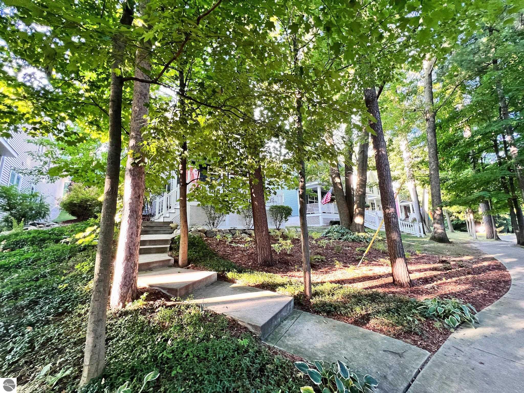 118 E Seventeenth Street