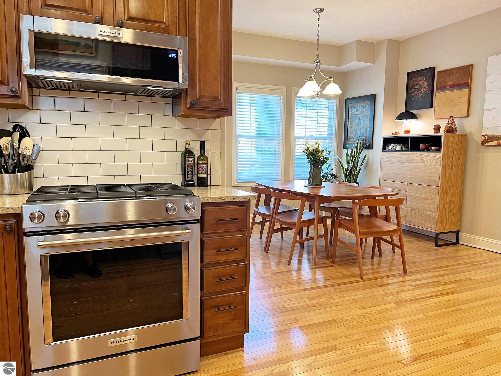 118 E Seventeenth Street