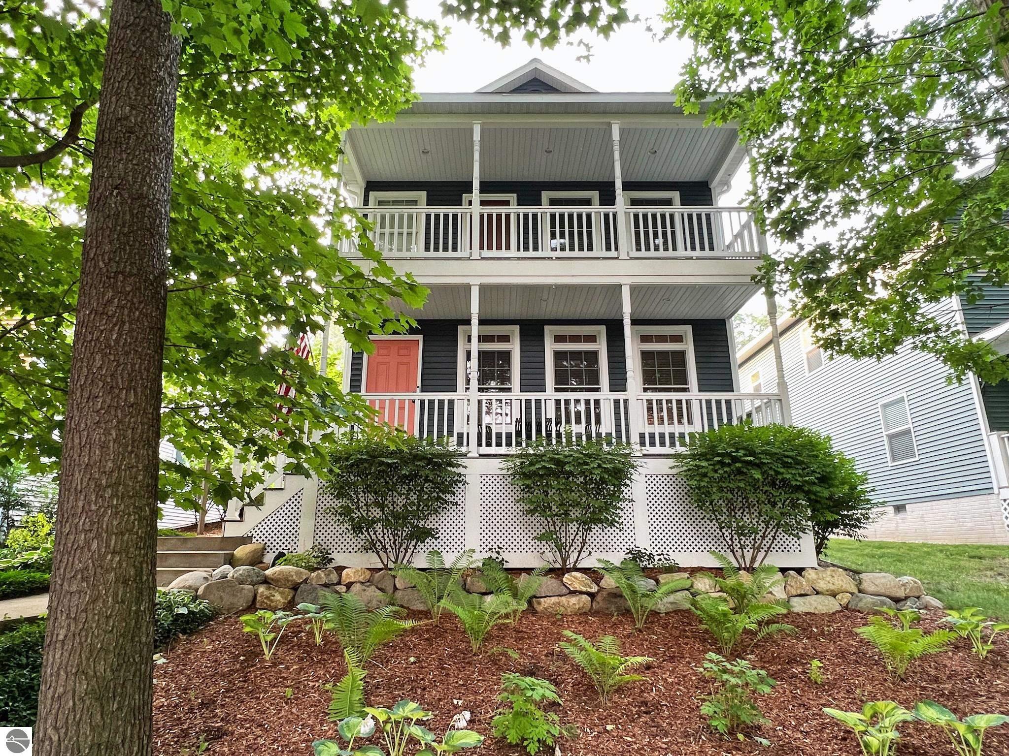 118 E Seventeenth Street