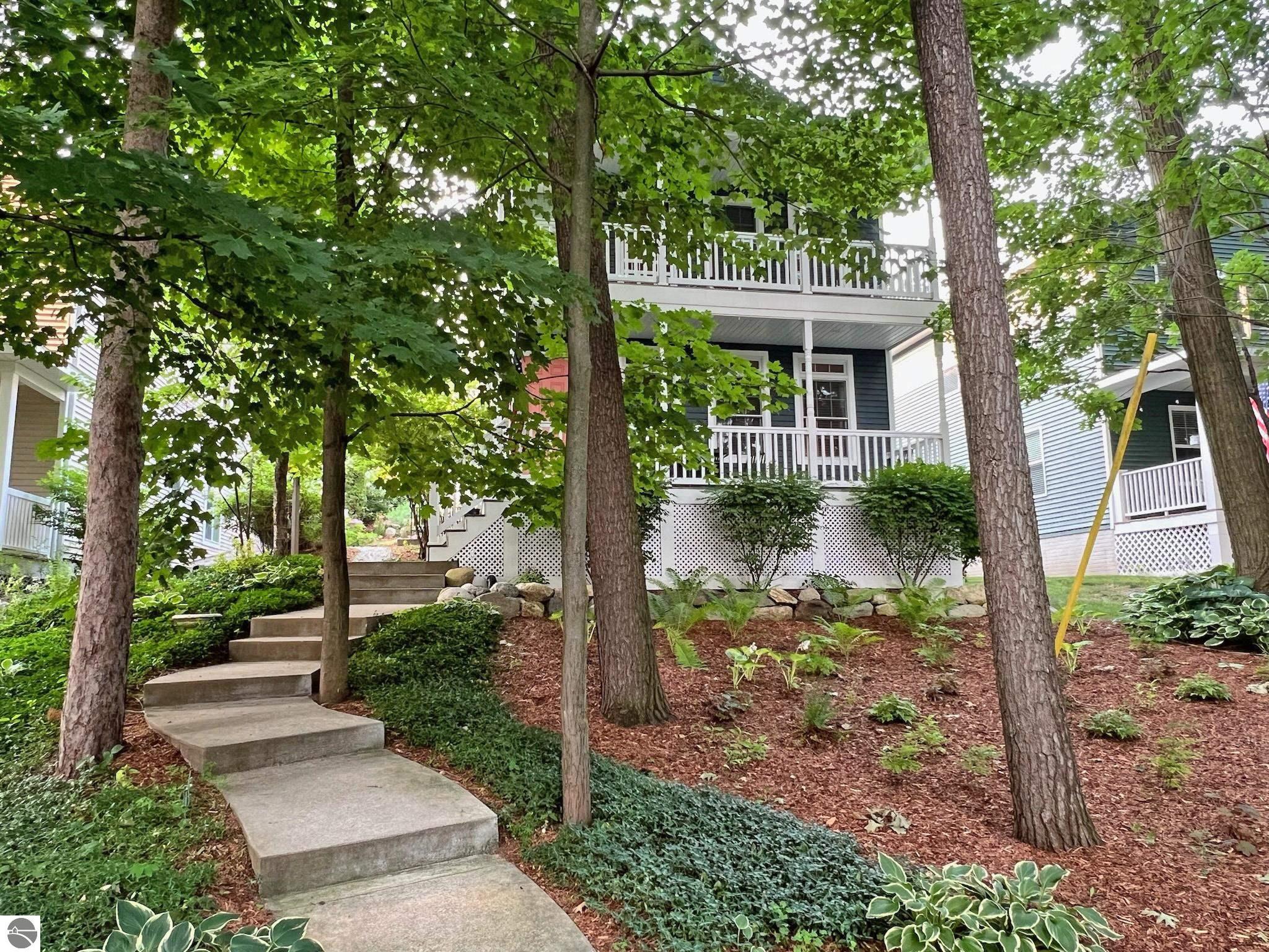 118 E Seventeenth Street