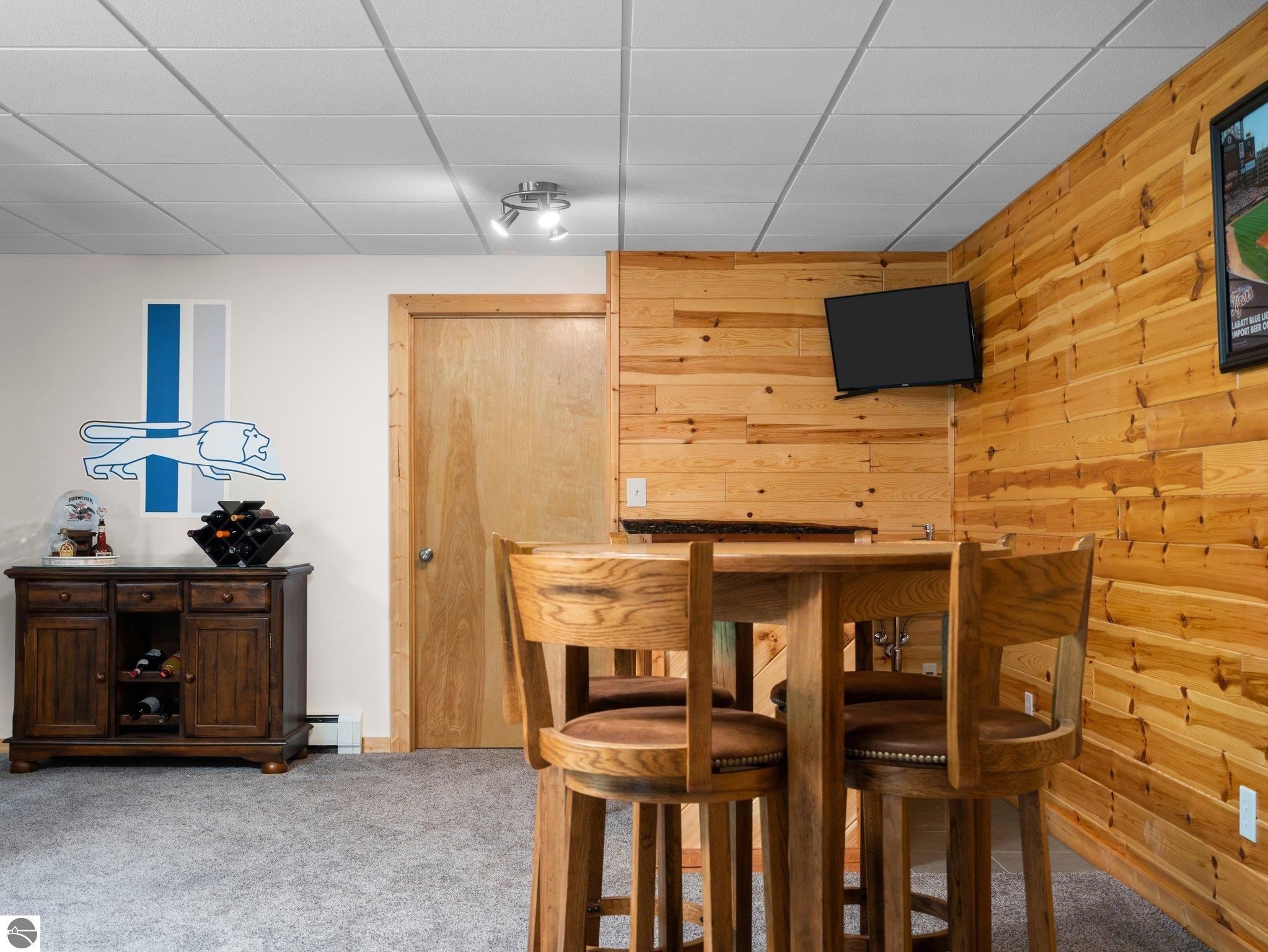 2155 Timber Trail, NE
