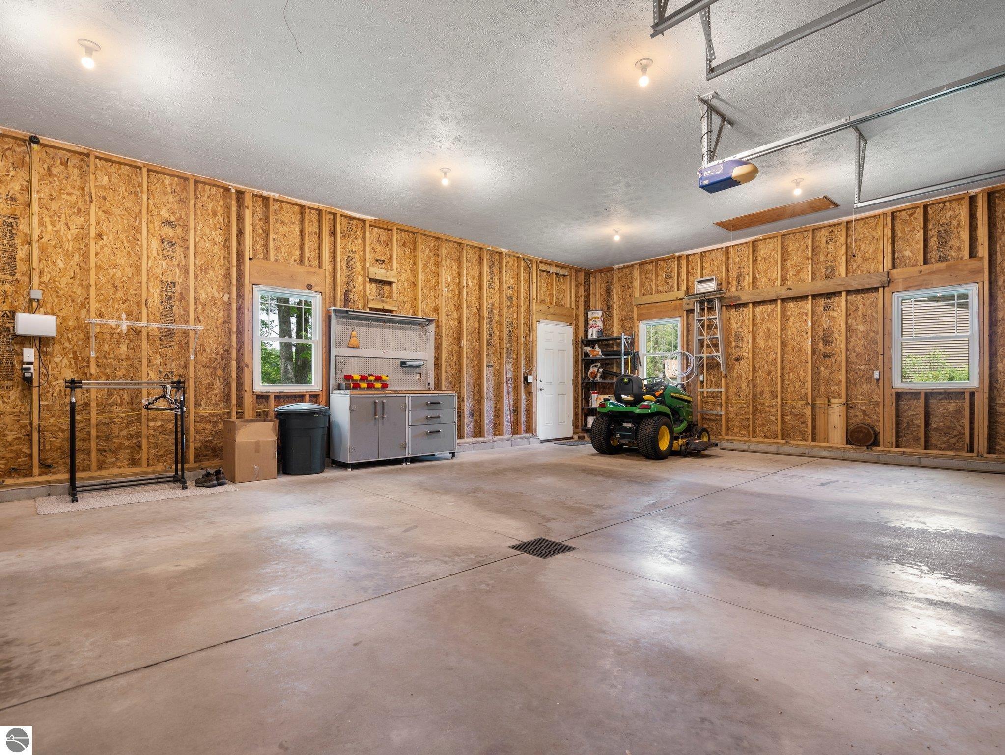 2155 Timber Trail, NE