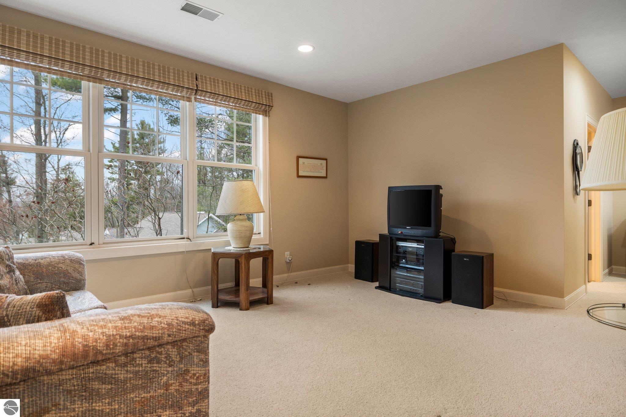 6403 Cedarmere
