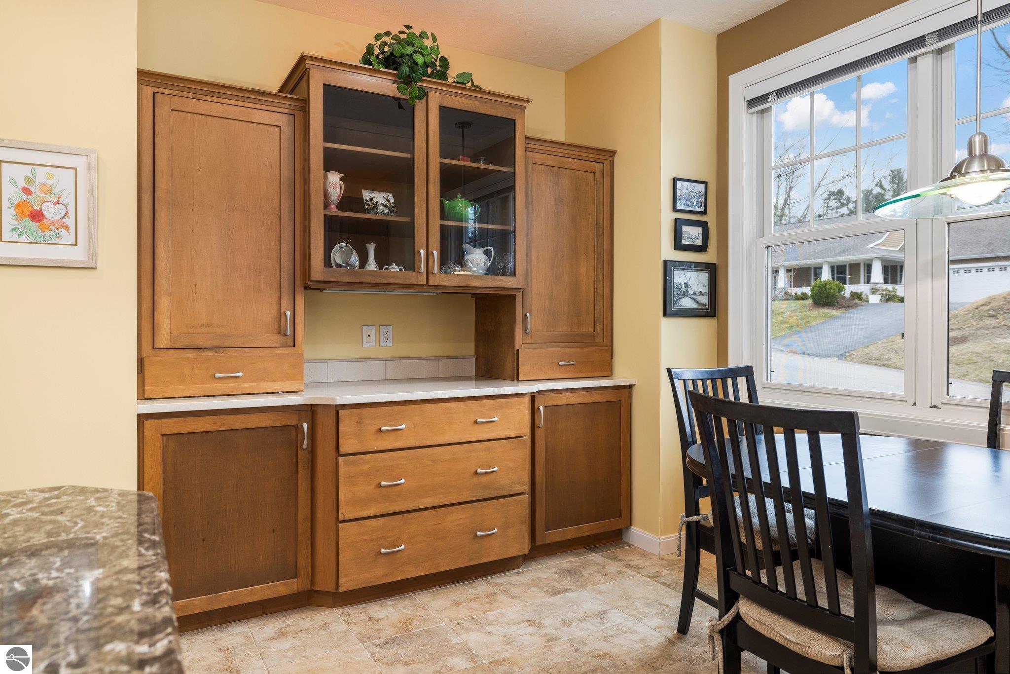 6403 Cedarmere