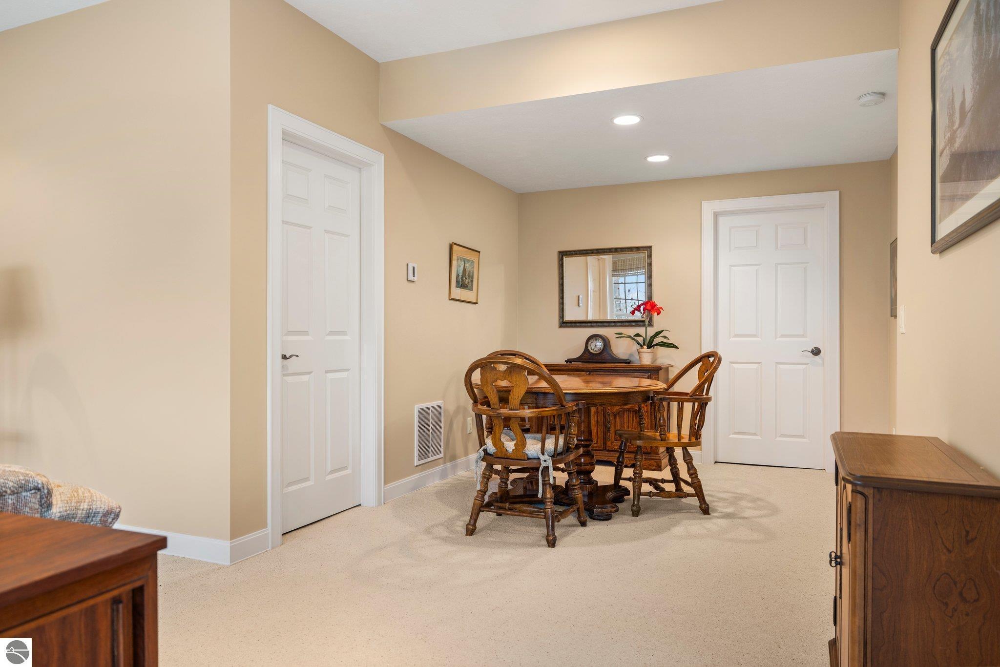 6403 Cedarmere