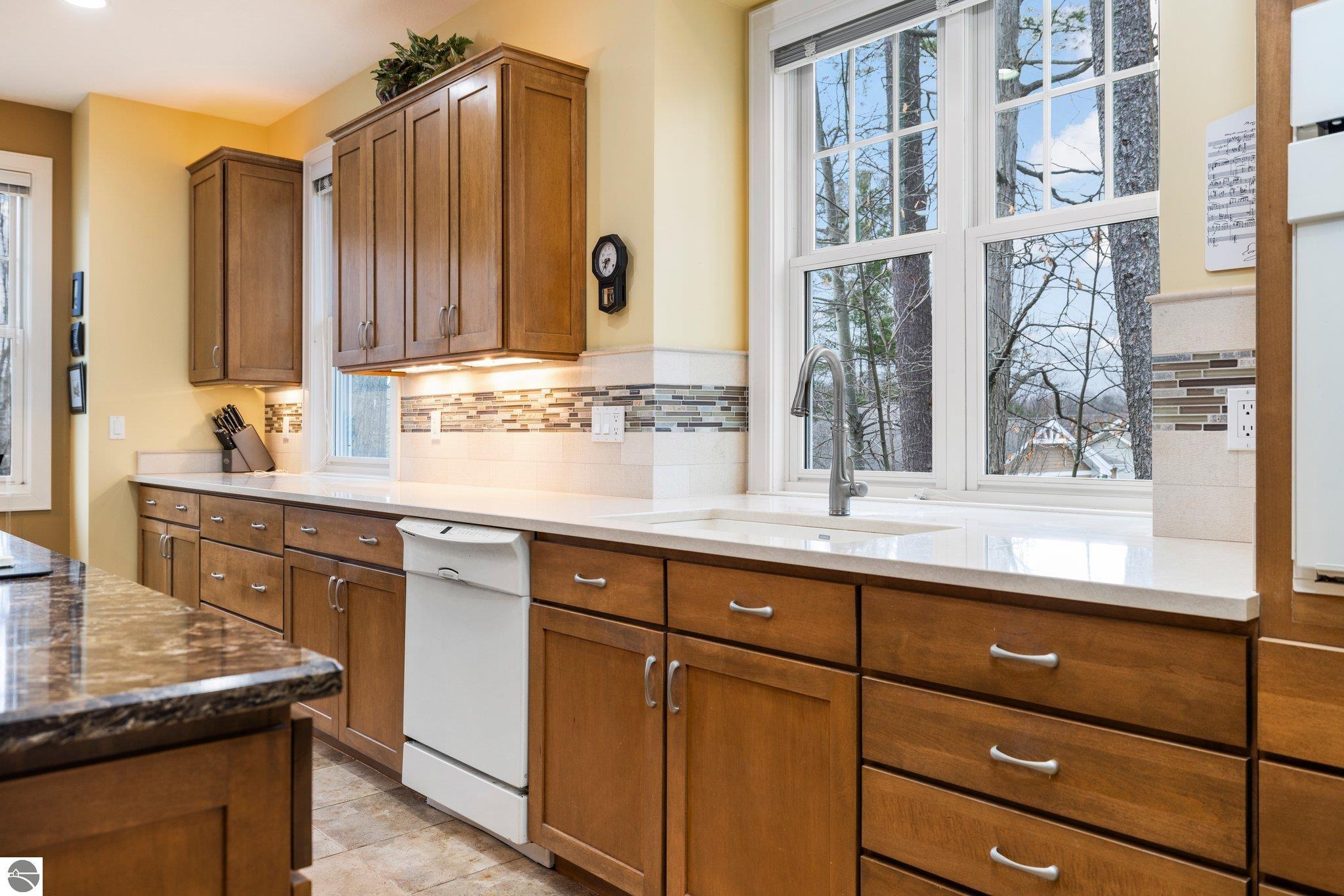 6403 Cedarmere
