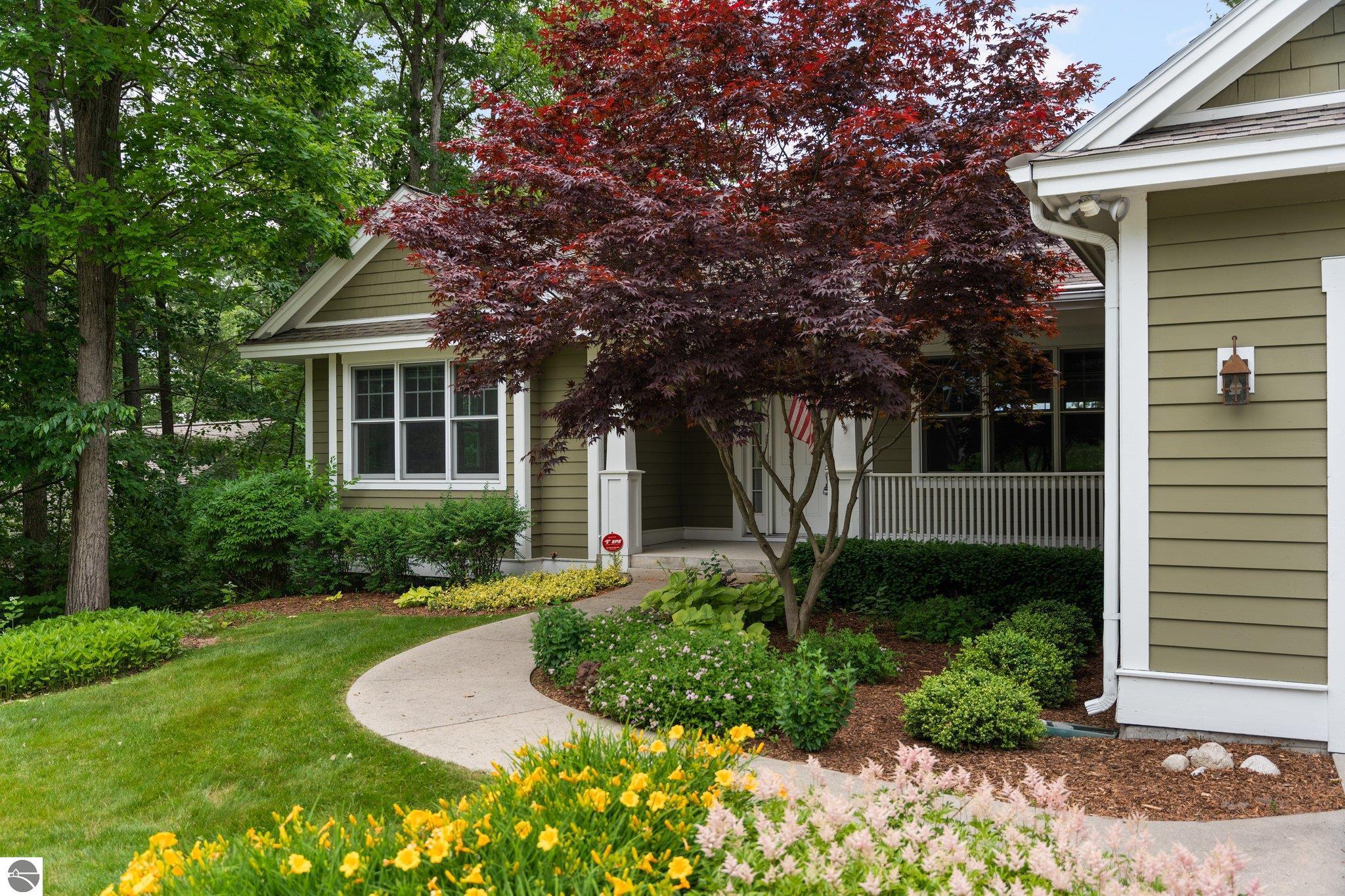 6403 Cedarmere
