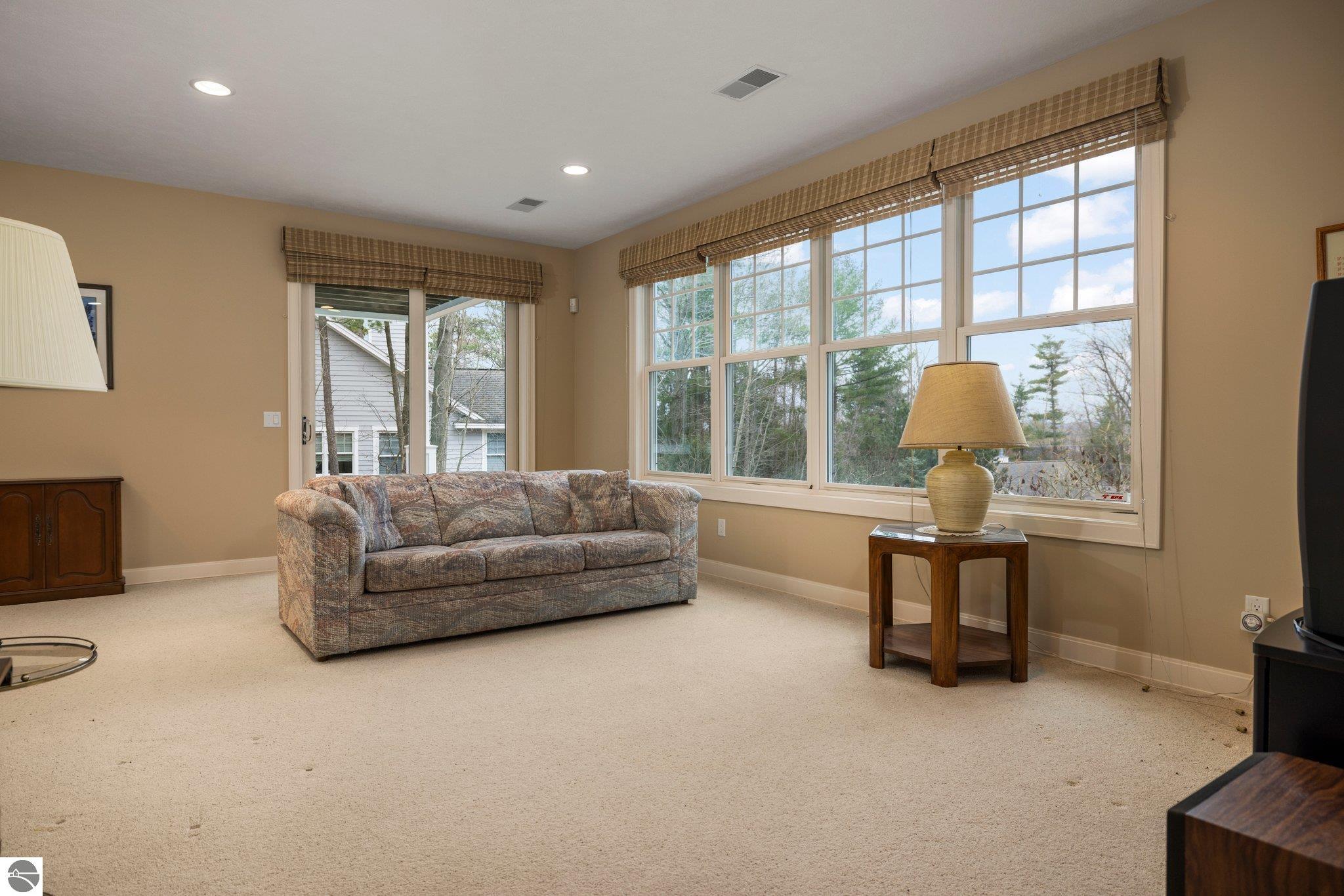 6403 Cedarmere