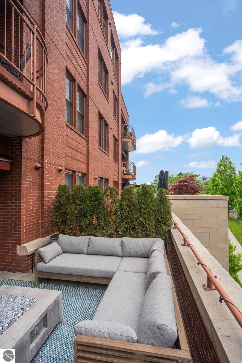 215 Washington Street # 2A