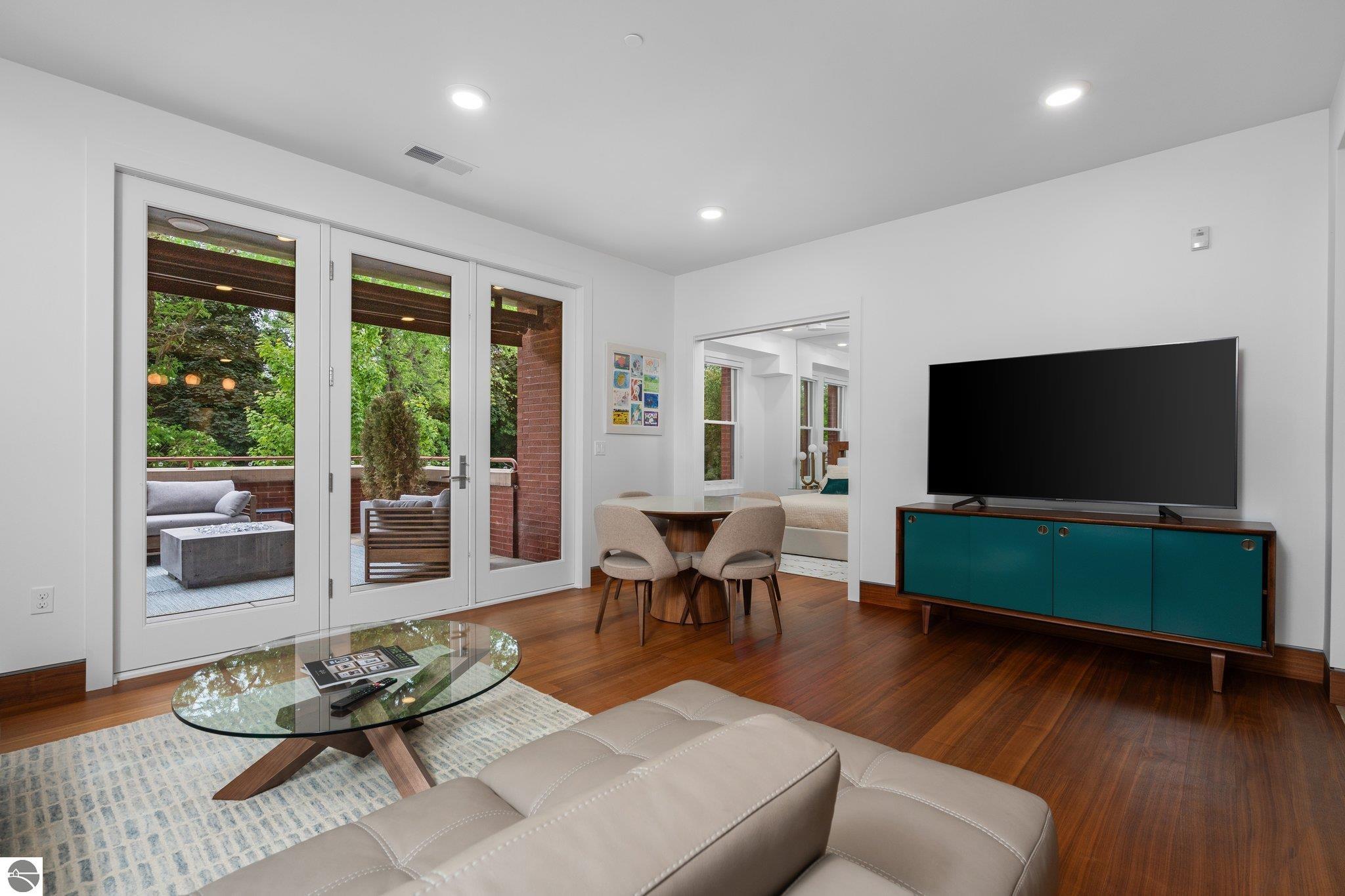 215 Washington Street # 2A