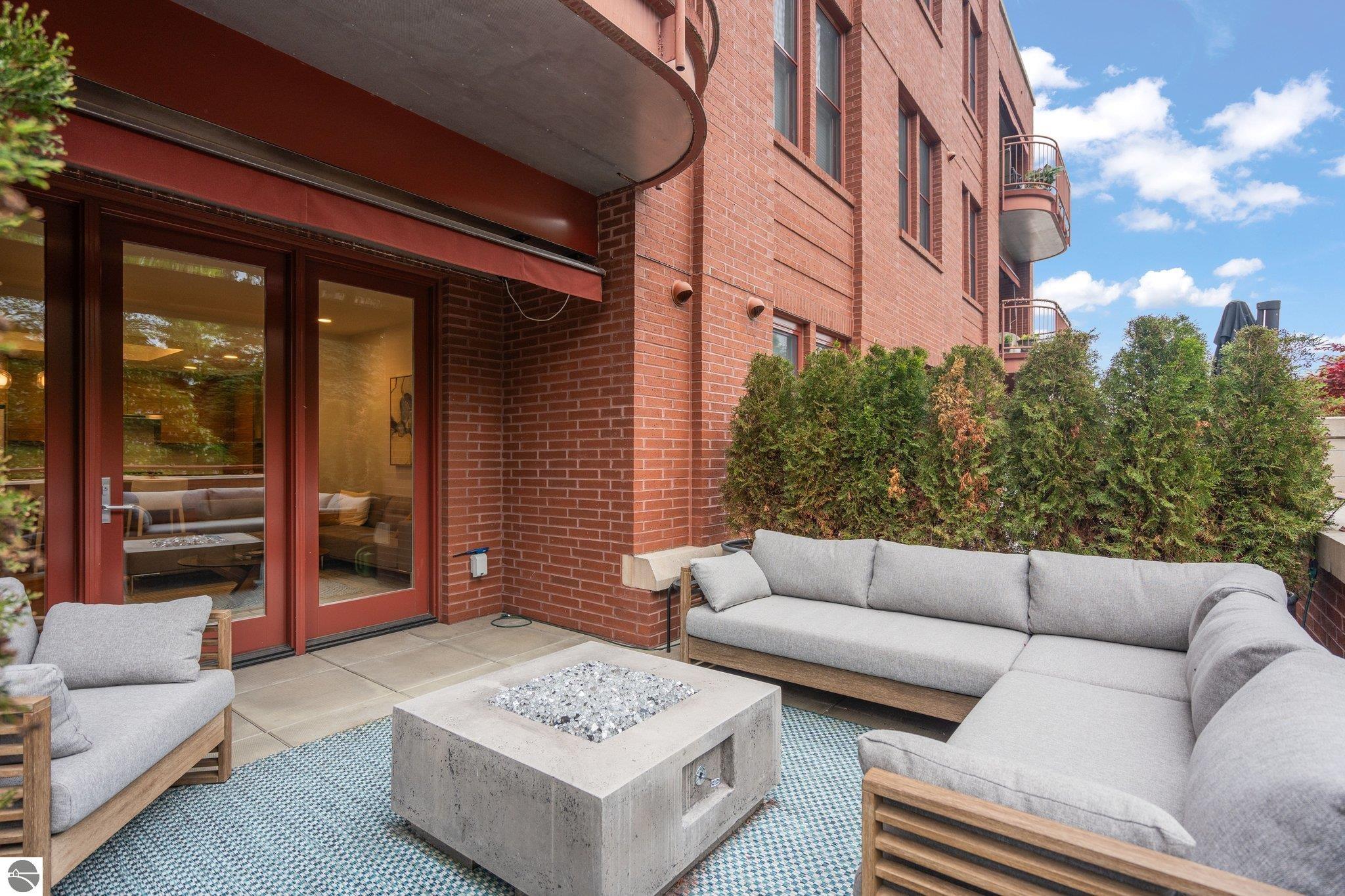 215 Washington Street # 2A