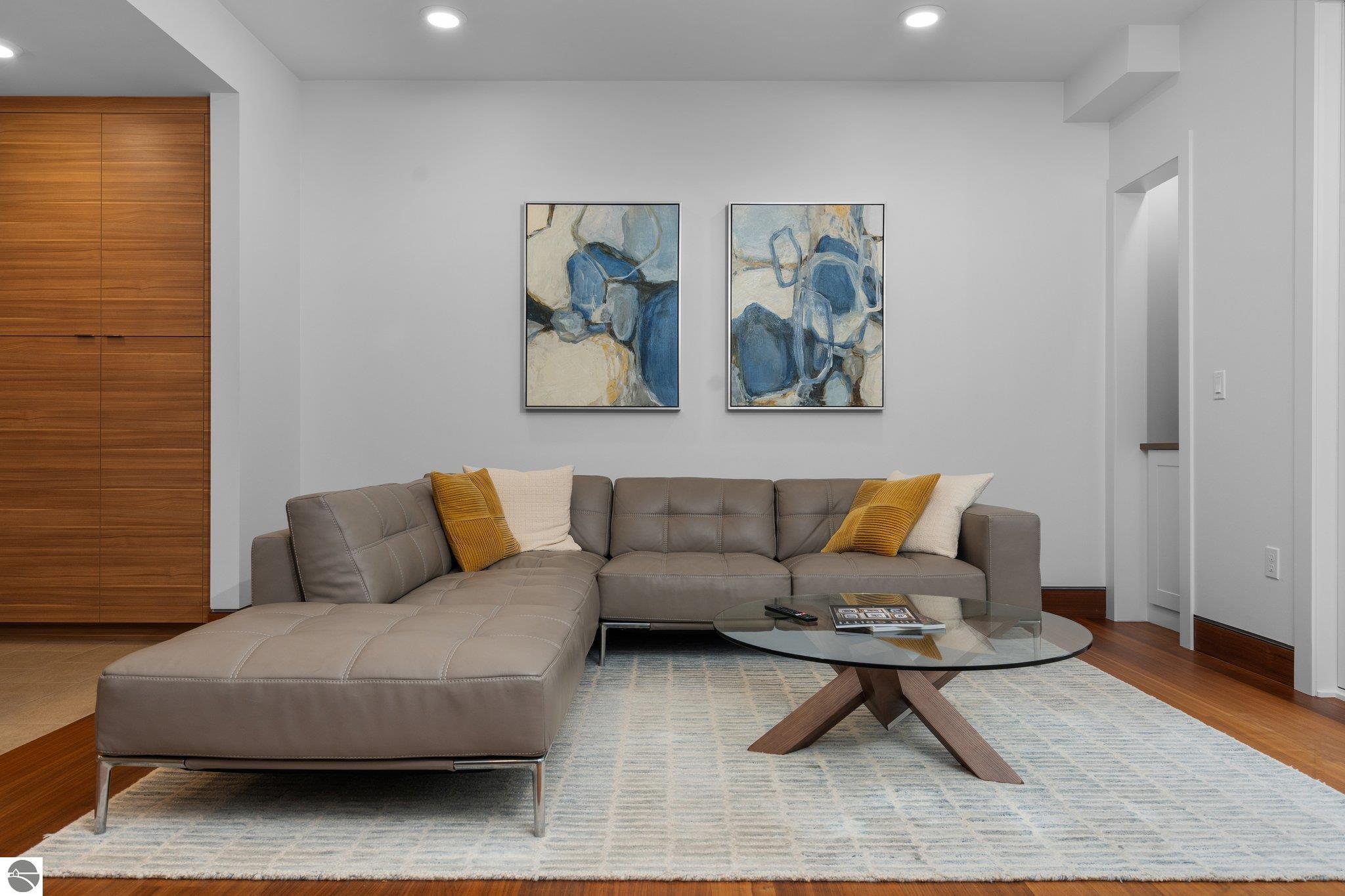 215 Washington Street # 2A