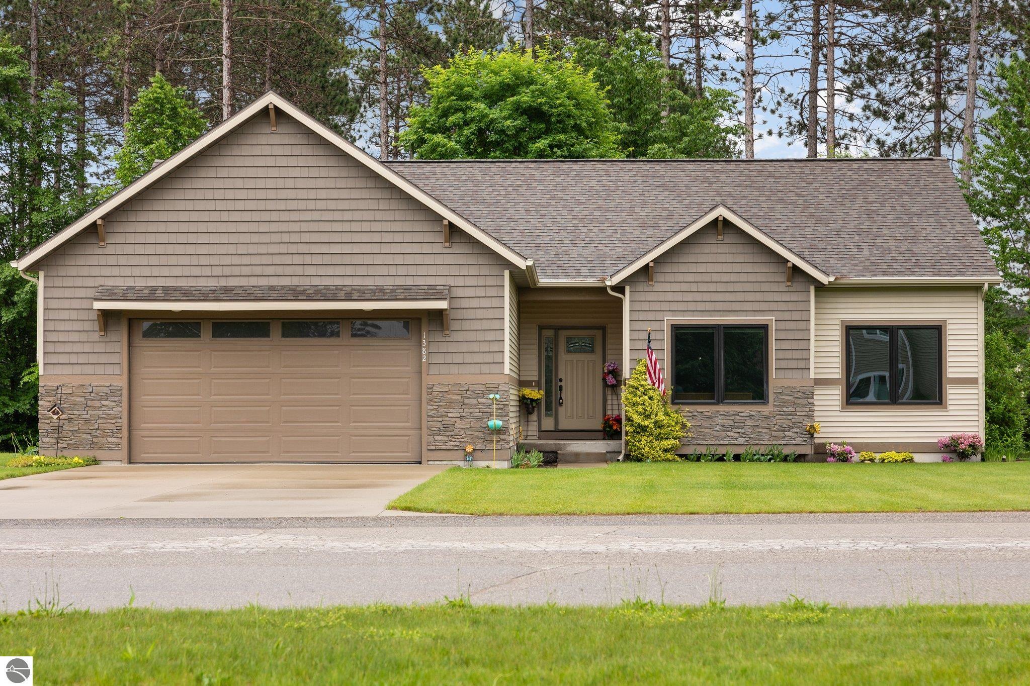1382 Maggies Lane